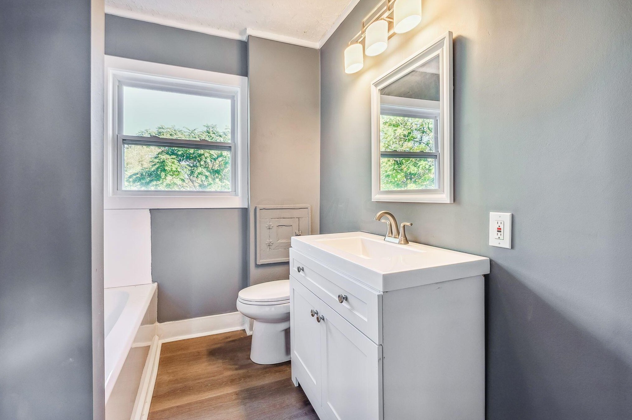 1010 15th Ave, Columbus OH 43211-2418 exterior