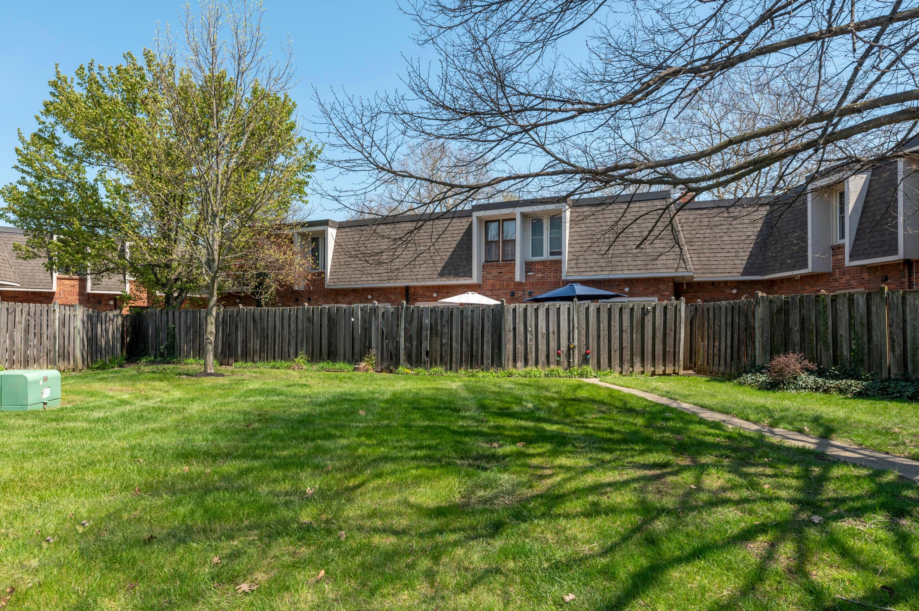 1577 Lafayette Dr, Columbus OH 43220-3868 exterior