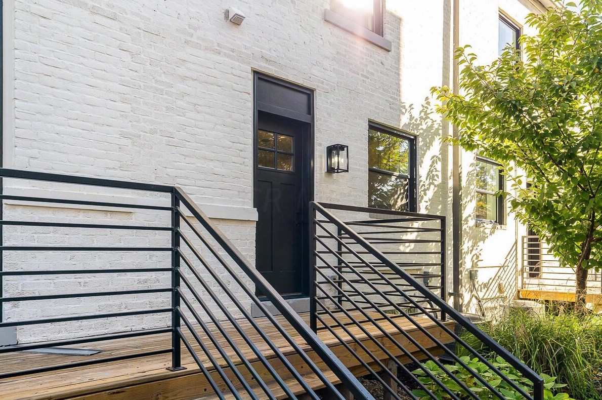 389 2 Ave, Columbus OH 43201-3781 exterior