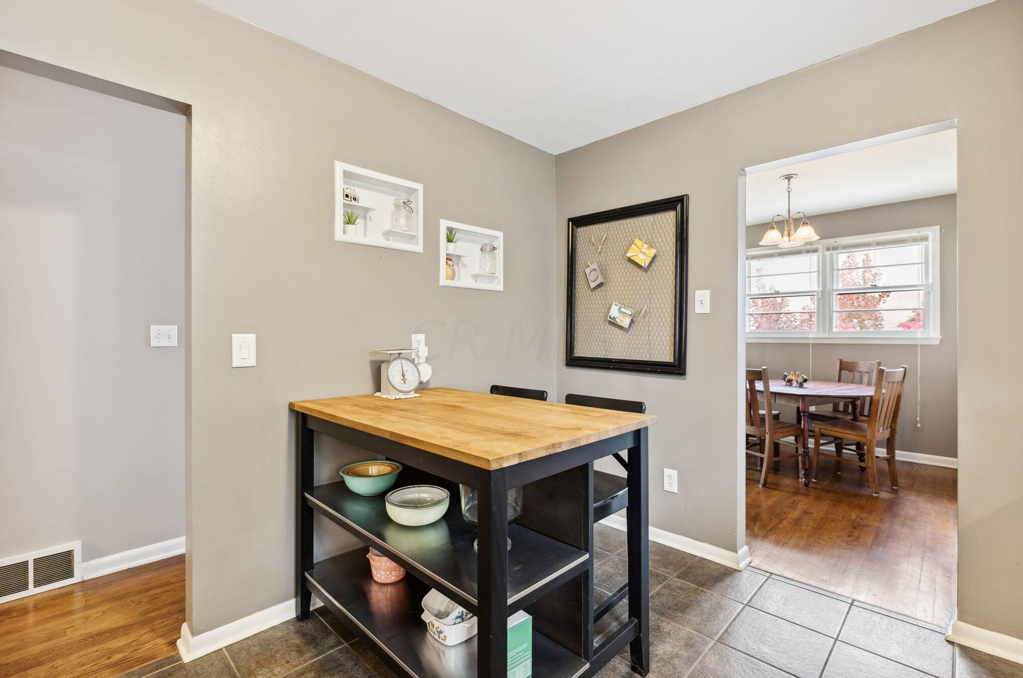 1411 Pershing Dr, Columbus OH 43224-1135 exterior