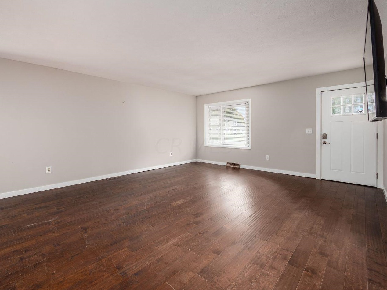 254 Embassy Ct, Columbus, OH 43230-2517