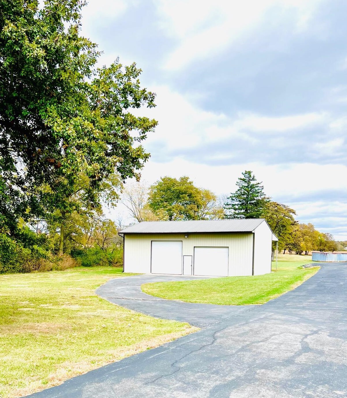 9816 Mccord Rd, Orient, OH 43146
