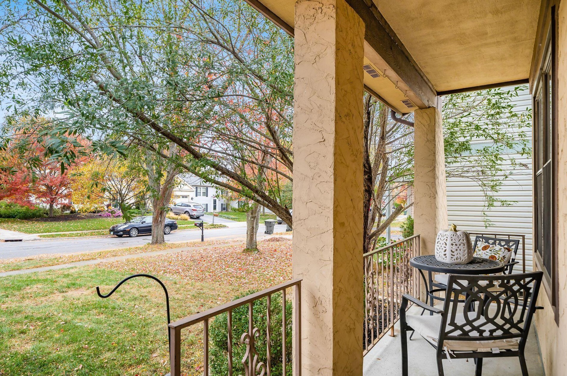 3725 Carnforth Dr, Columbus, OH 43221-5265