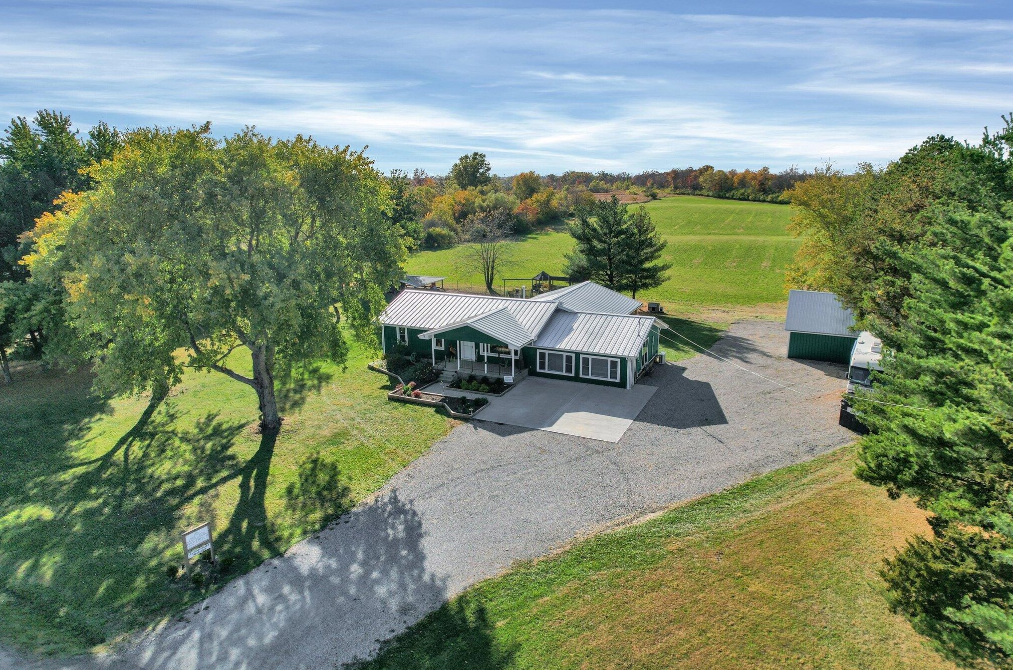 9895 Winchester Southern Rd, Stoutsville, OH 43154
