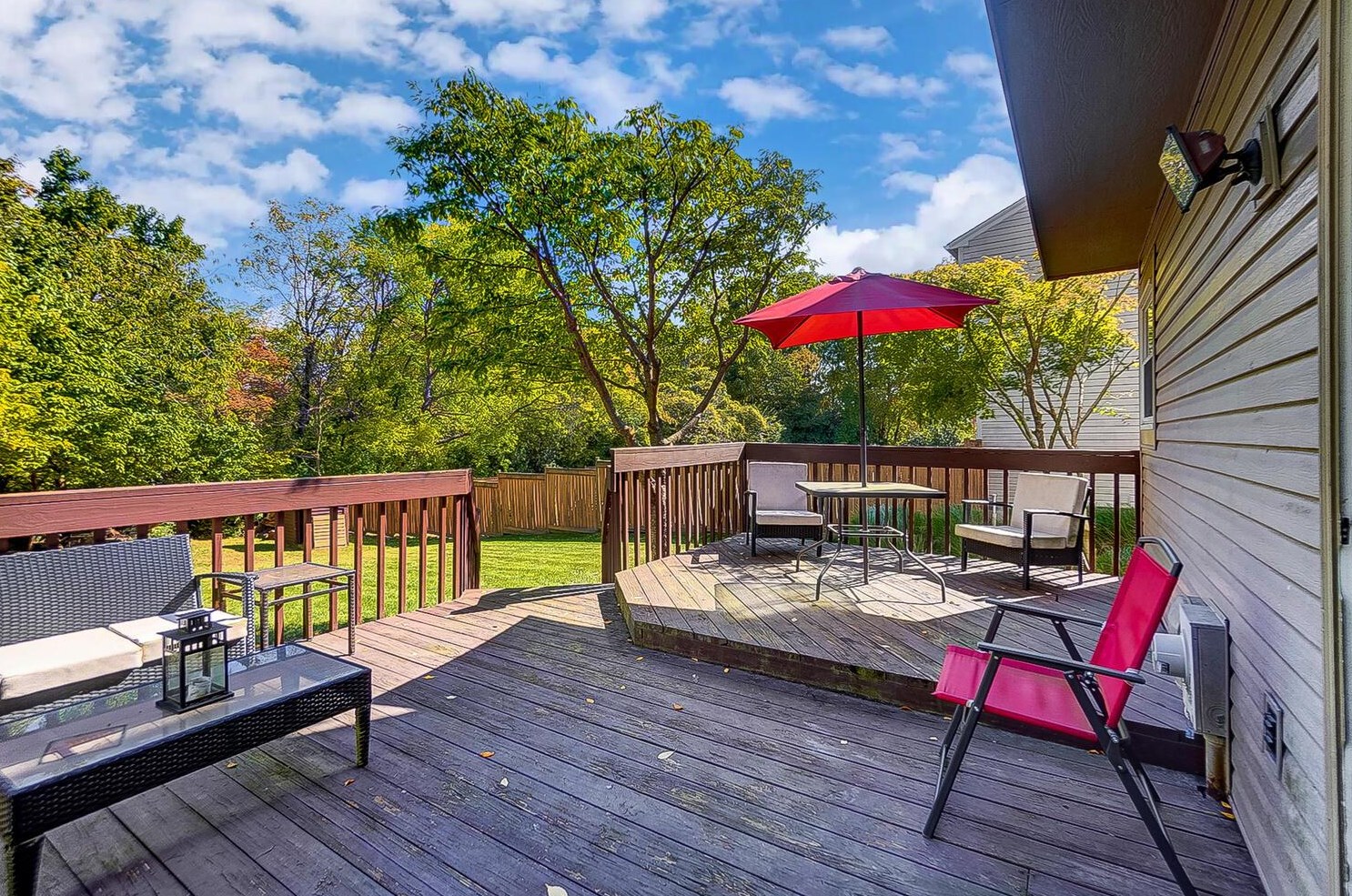 1512 Bendelow Dr, Columbus OH 43228-7009 exterior