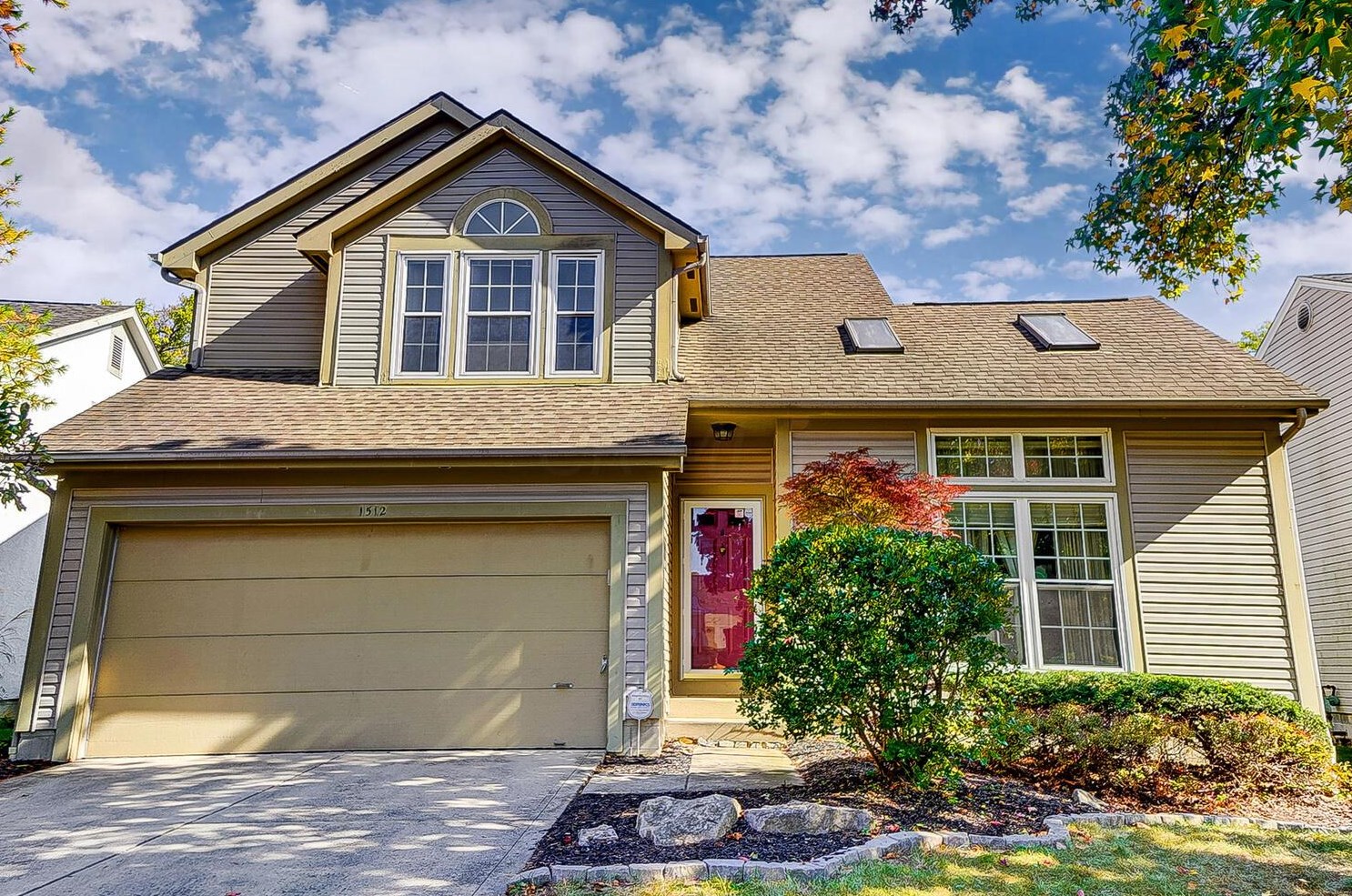 1512 Bendelow Dr, Columbus, OH 43228-7008