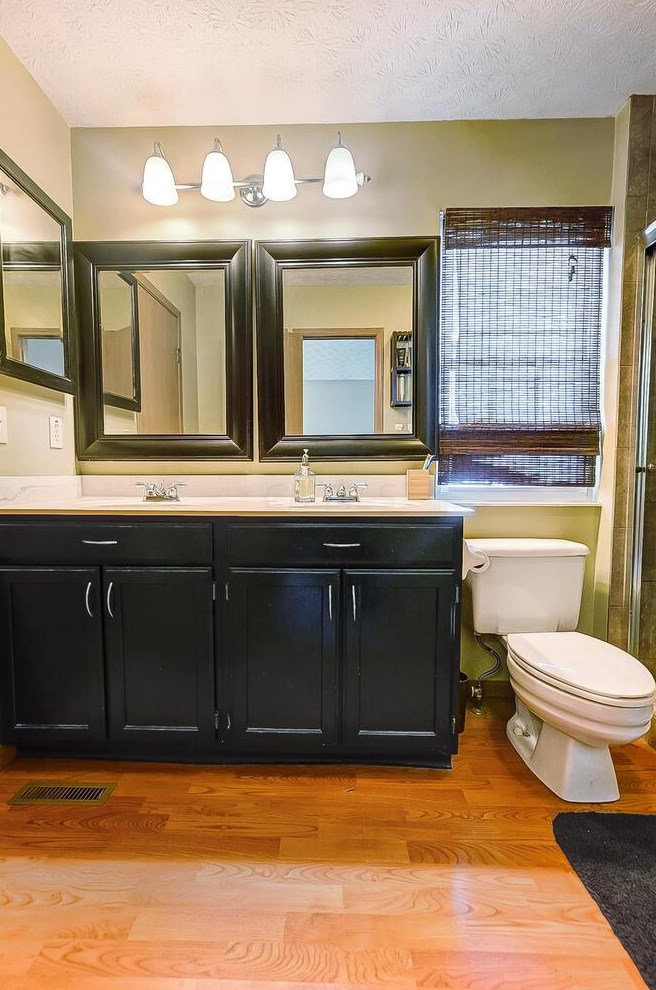 1512 Bendelow Dr, Columbus OH 43228-7009 exterior