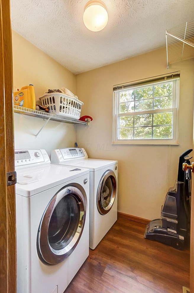 1512 Bendelow Dr, Columbus OH 43228-7009 exterior