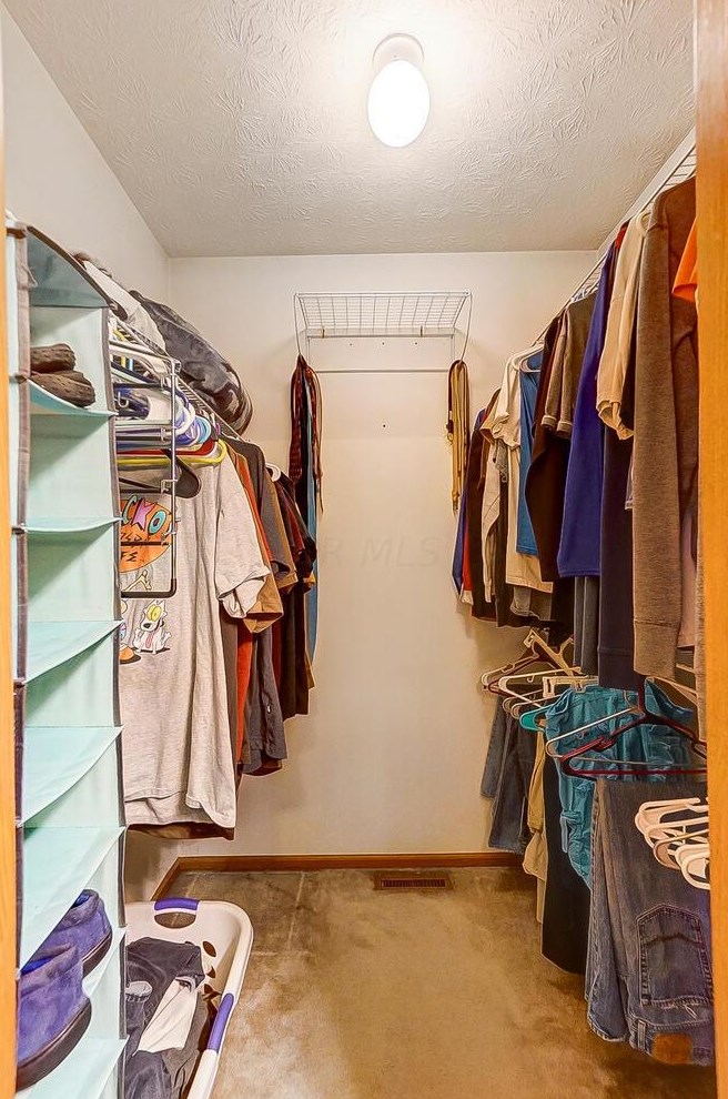 1512 Bendelow Dr, Columbus OH 43228-7009 exterior