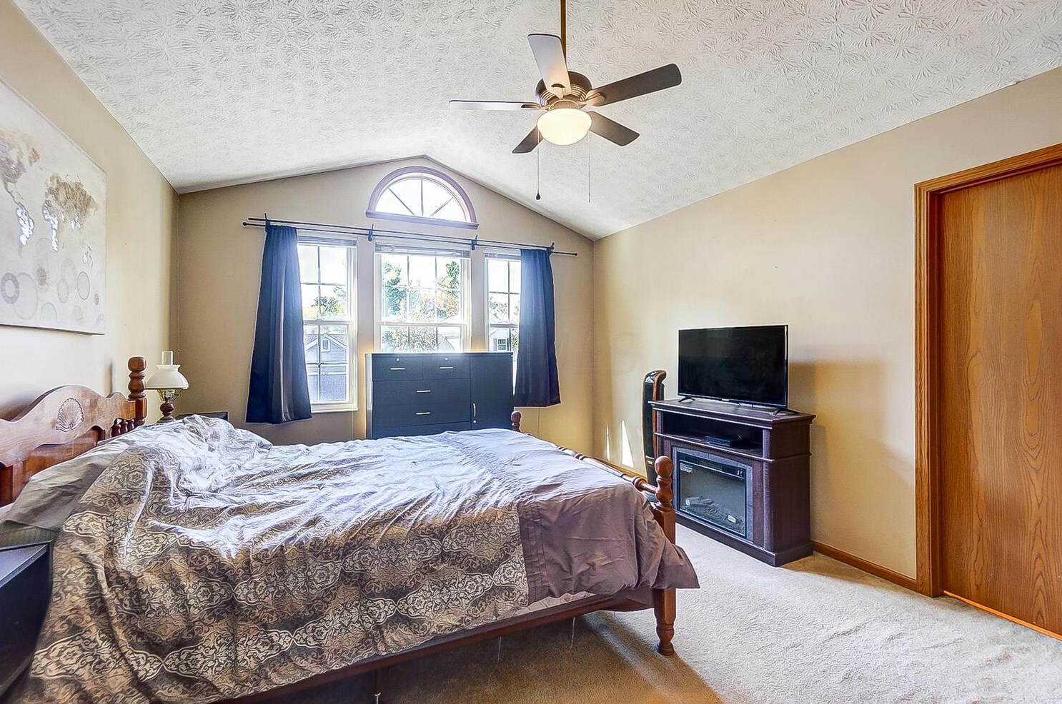 1512 Bendelow Dr, Columbus OH 43228-7009 exterior