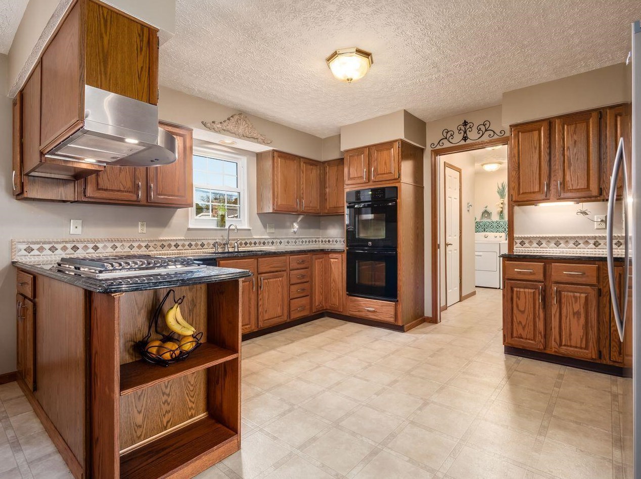 3924 Pinto Ct, Columbus OH 43221-5718 exterior