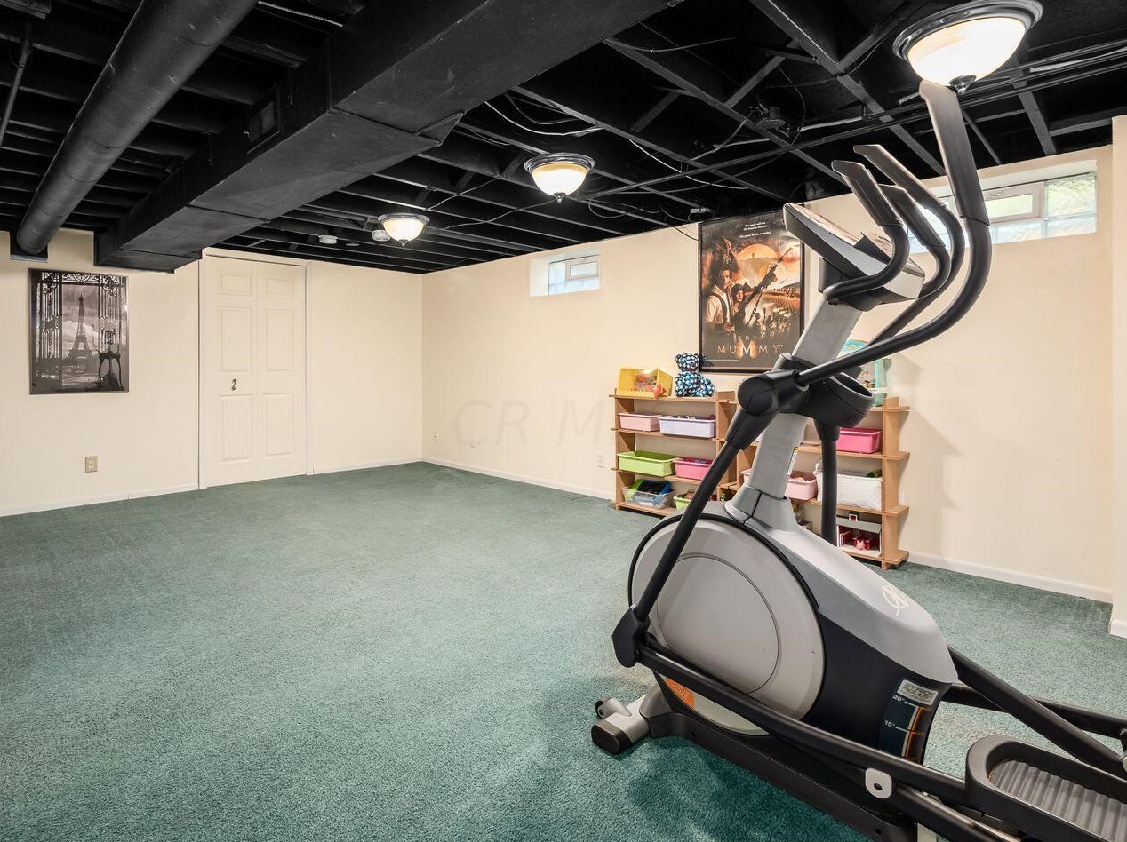 3924 Pinto Ct, Columbus OH 43221-5718 exterior