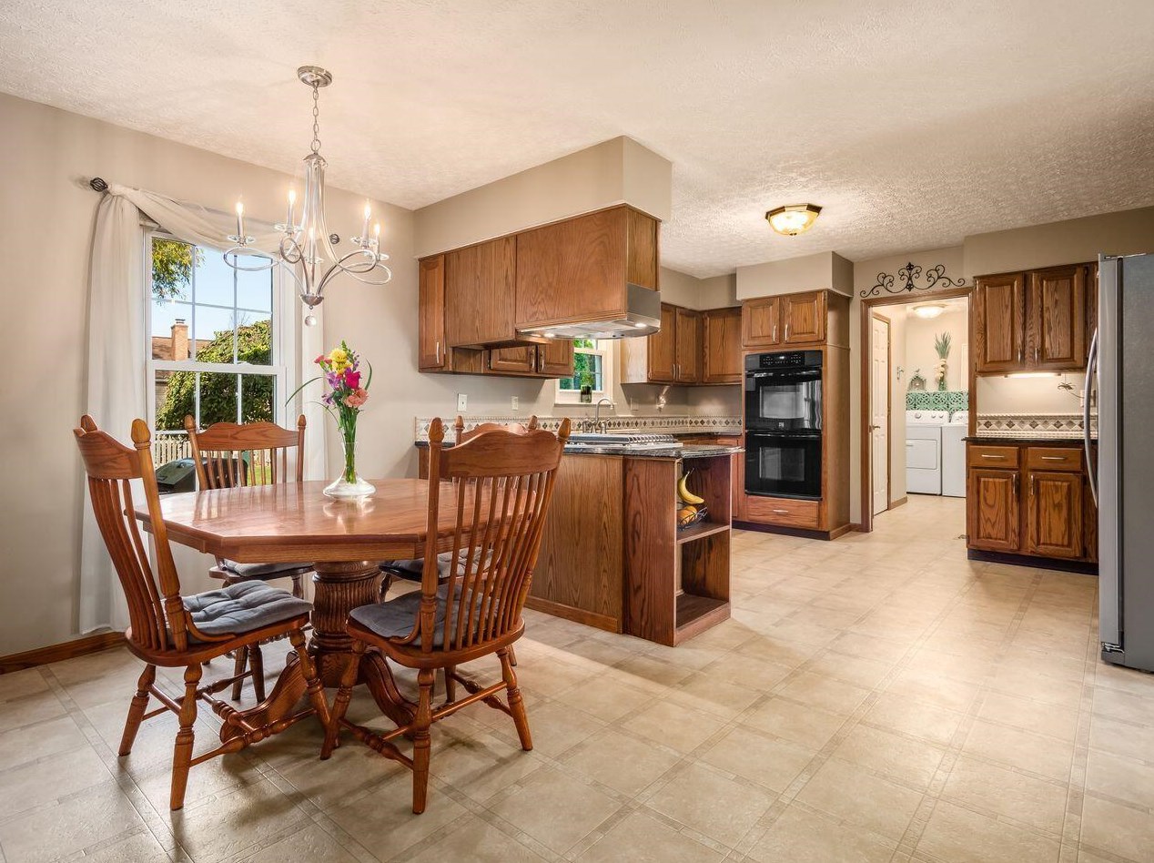 3924 Pinto Ct, Columbus OH 43221-5718 exterior