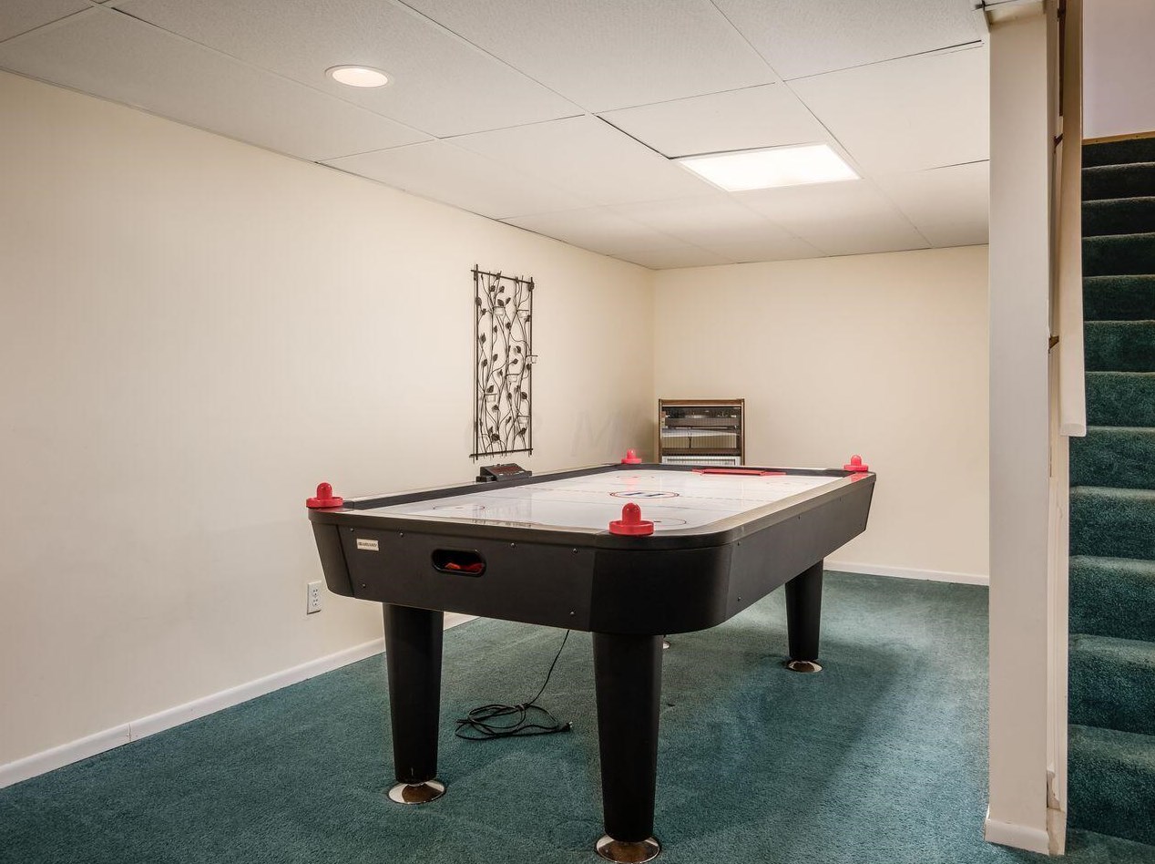 3924 Pinto Ct, Columbus OH 43221-5718 exterior