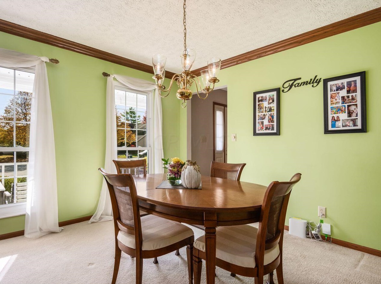 3924 Pinto Ct, Columbus OH 43221-5718 exterior