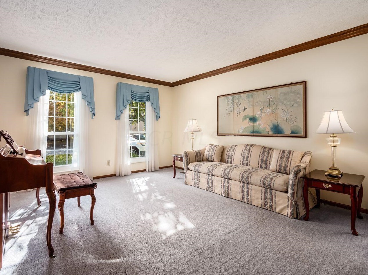 3924 Pinto Ct, Columbus OH 43221-5718 exterior