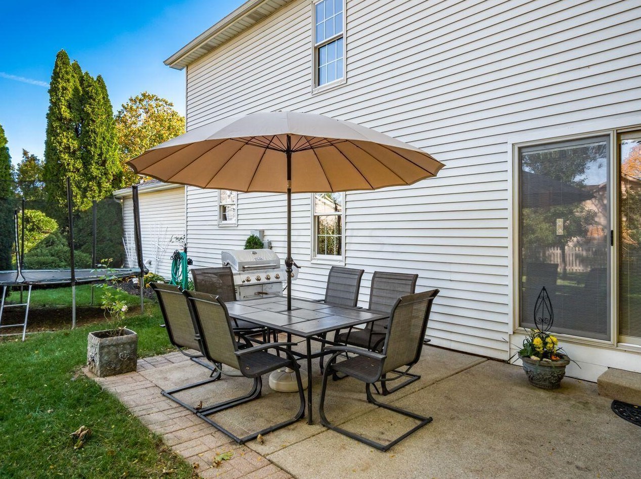 3924 Pinto Ct, Columbus OH 43221-5718 exterior