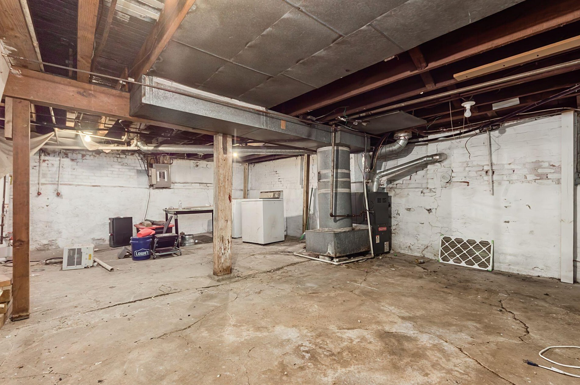 341 18 Ave, Columbus OH 43201-1792 exterior