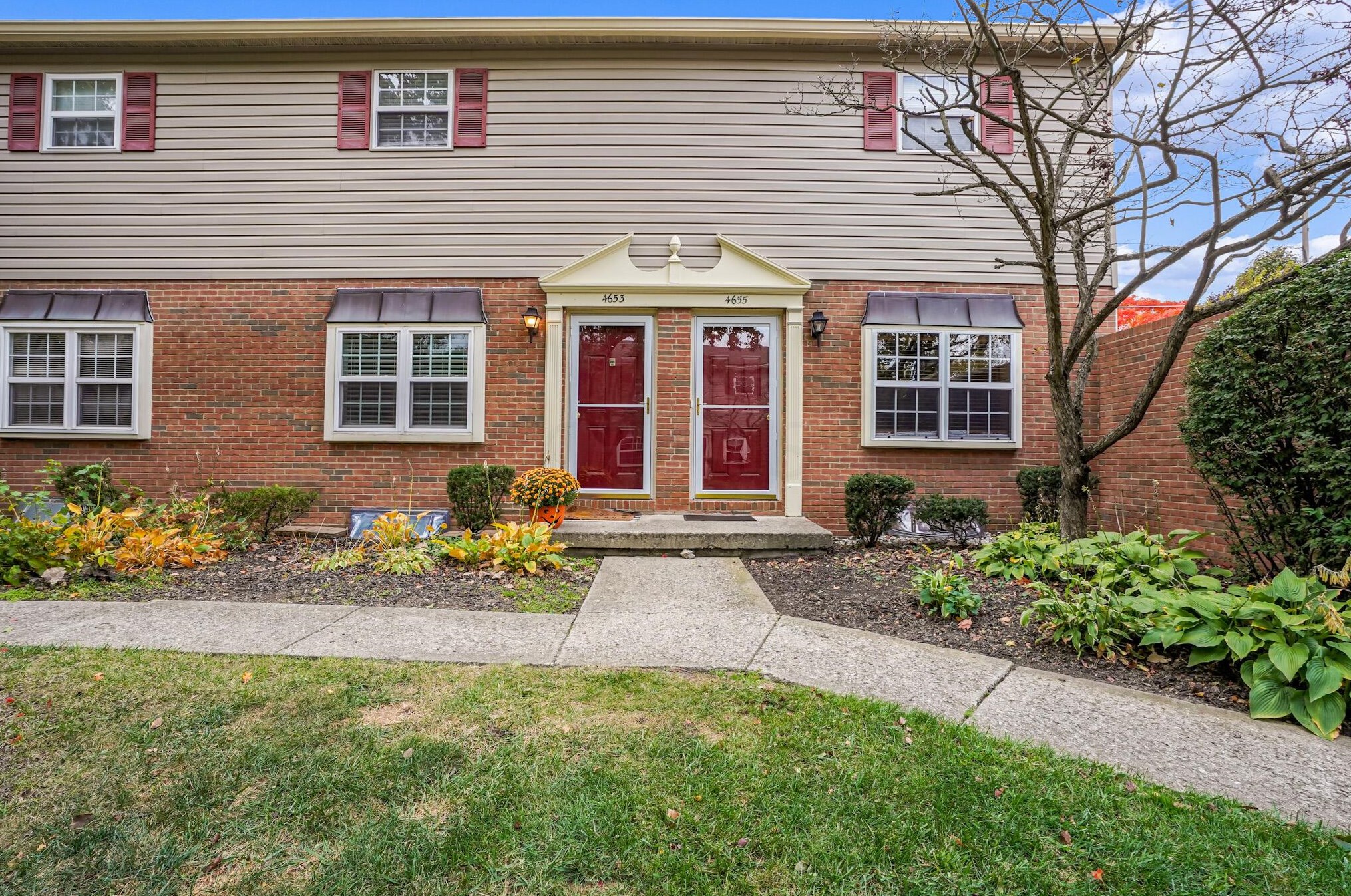 4653 Orwell Dr, Columbus, OH 43220-3642