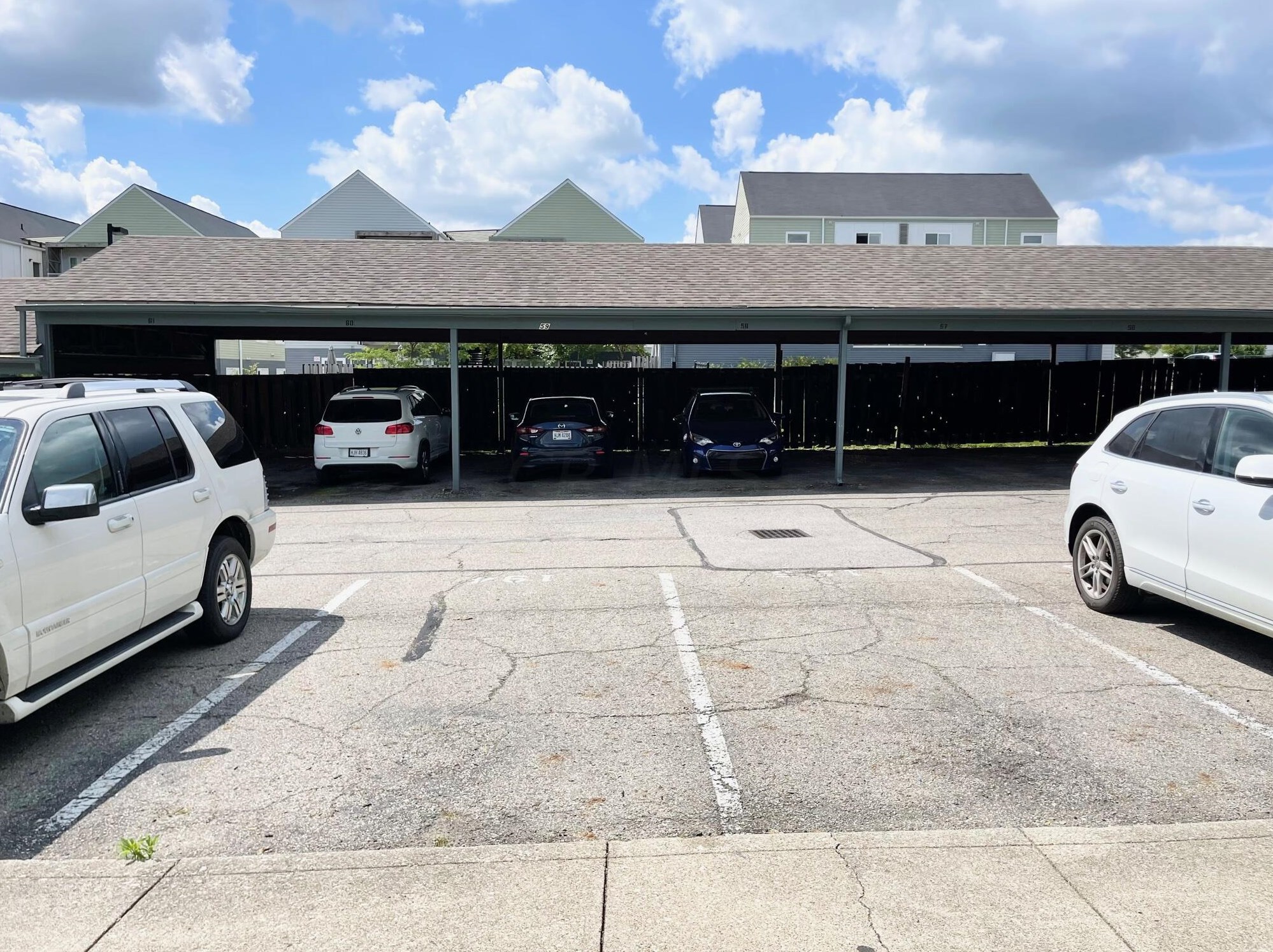 1088 Merrimar Cir, Columbus OH 43220-3577 exterior