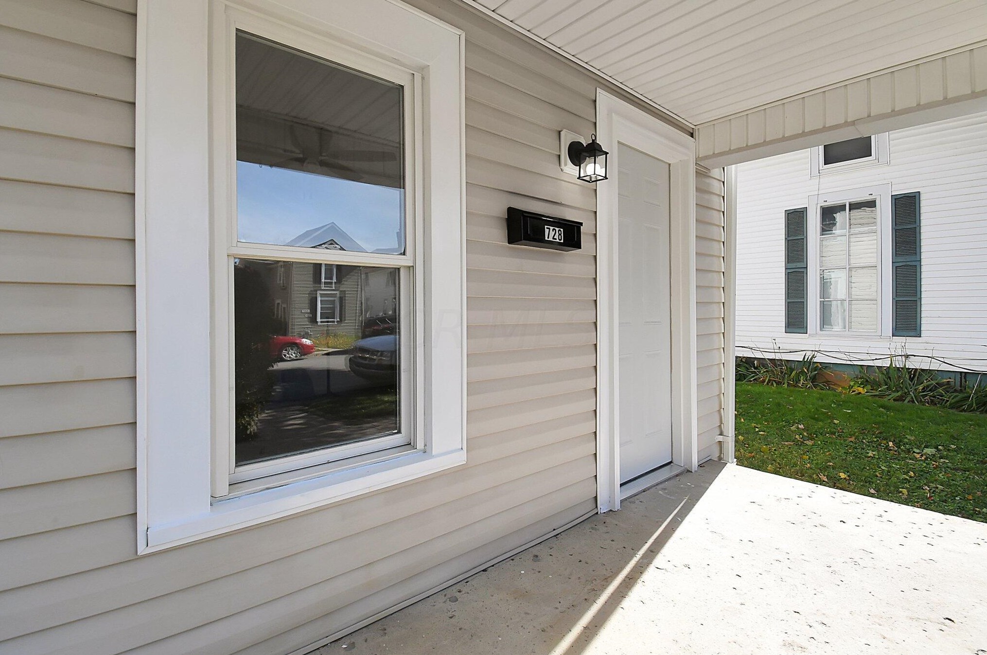 728 Maple St, Lancaster OH 43130-3127 exterior