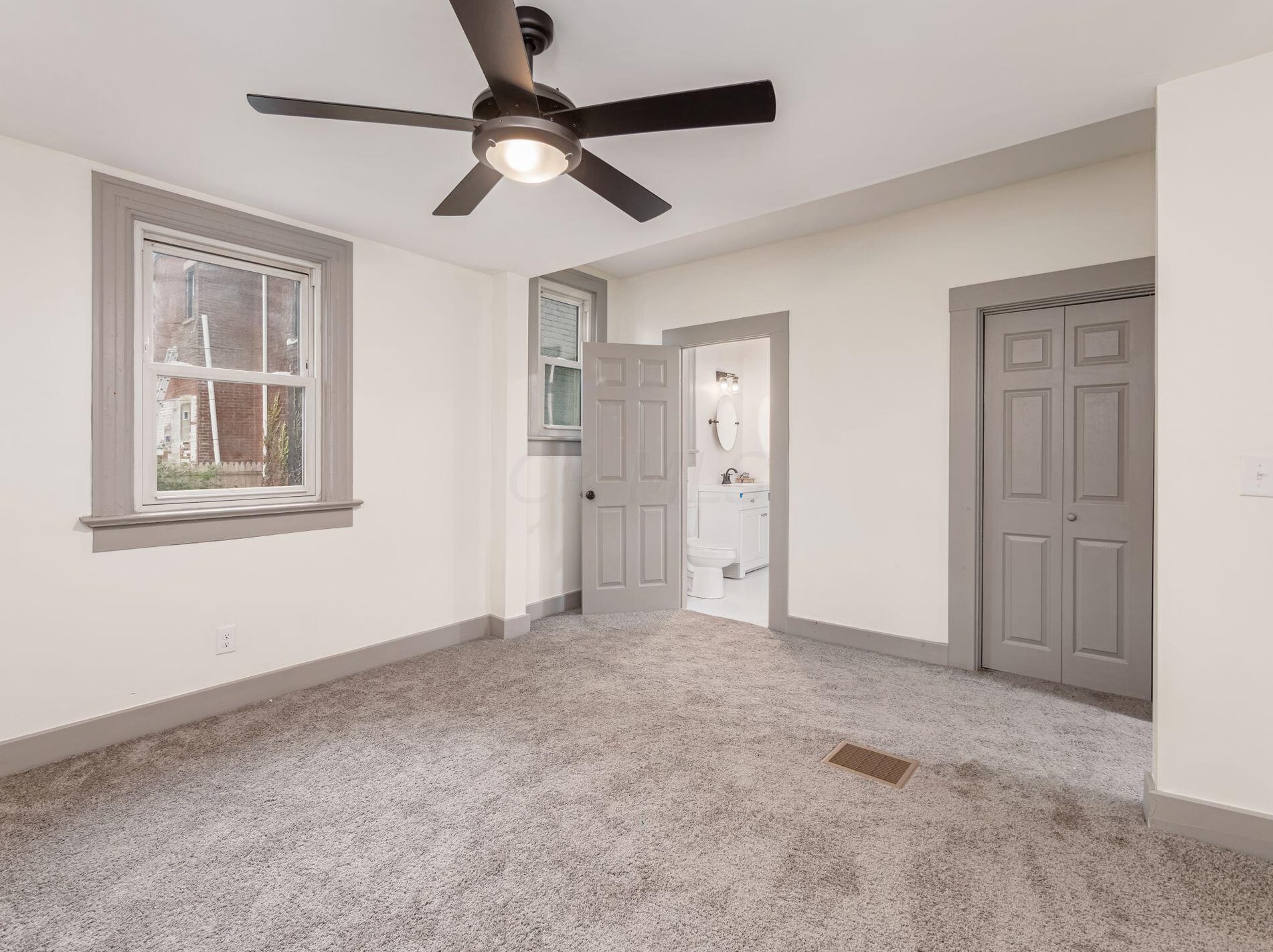 825 Champion Ave, Columbus OH  43206-1509 exterior