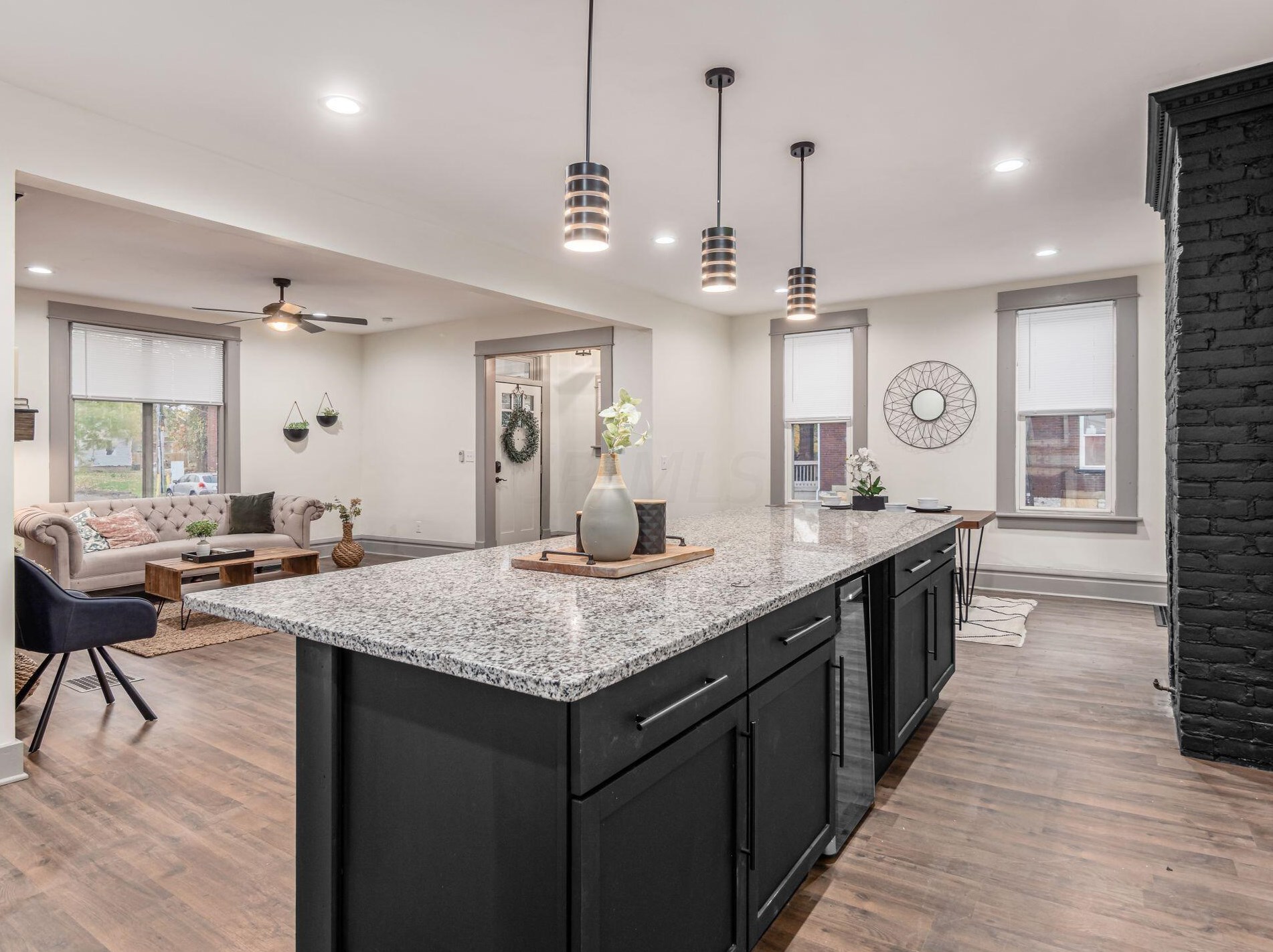 825 Champion Ave, Columbus OH  43206-1509 exterior