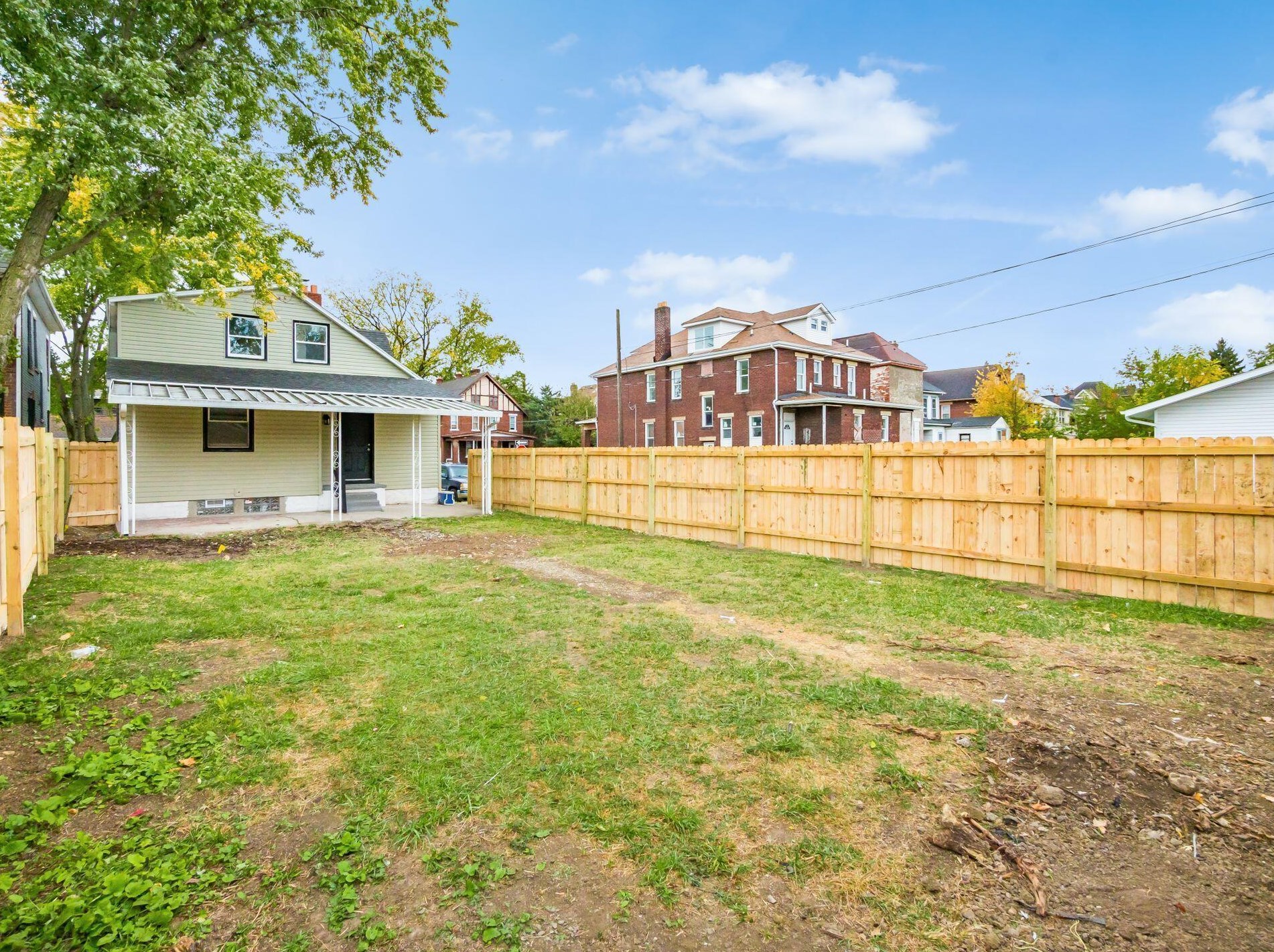 825 Champion Ave, Columbus OH  43206-1509 exterior