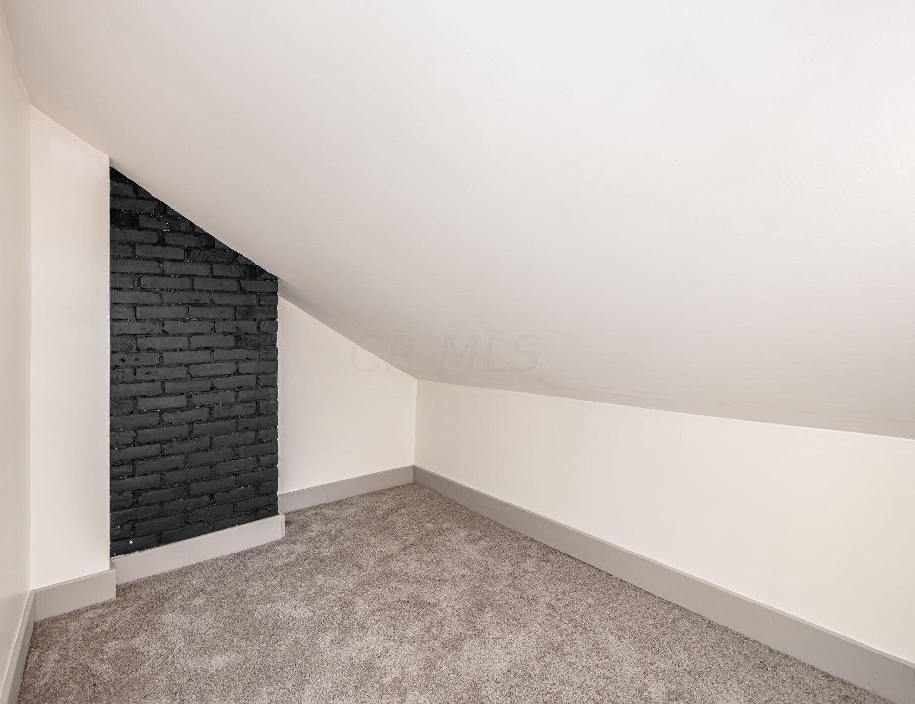 825 Champion Ave, Columbus OH  43206-1509 exterior