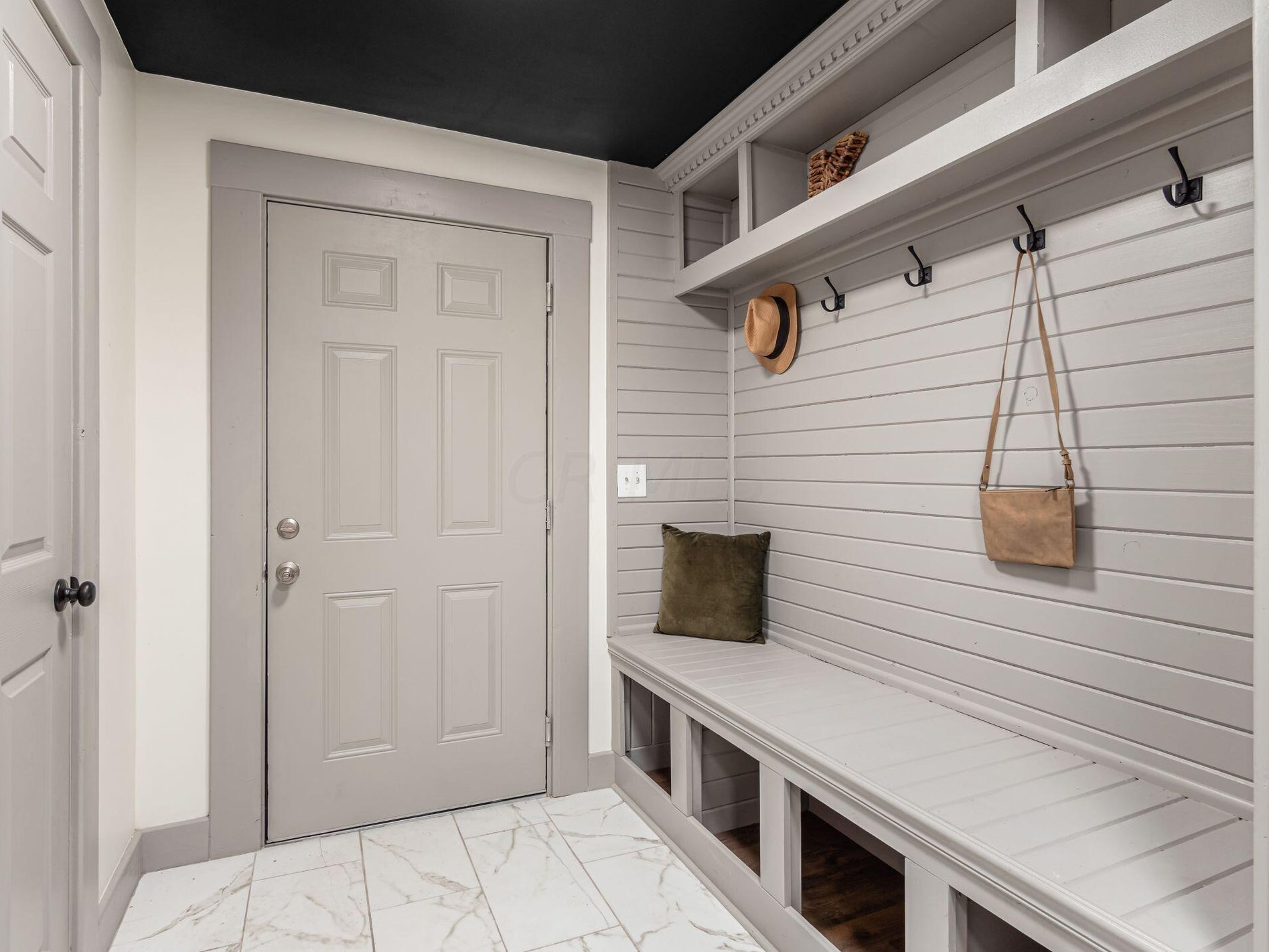 825 Champion Ave, Columbus OH  43206-1509 exterior