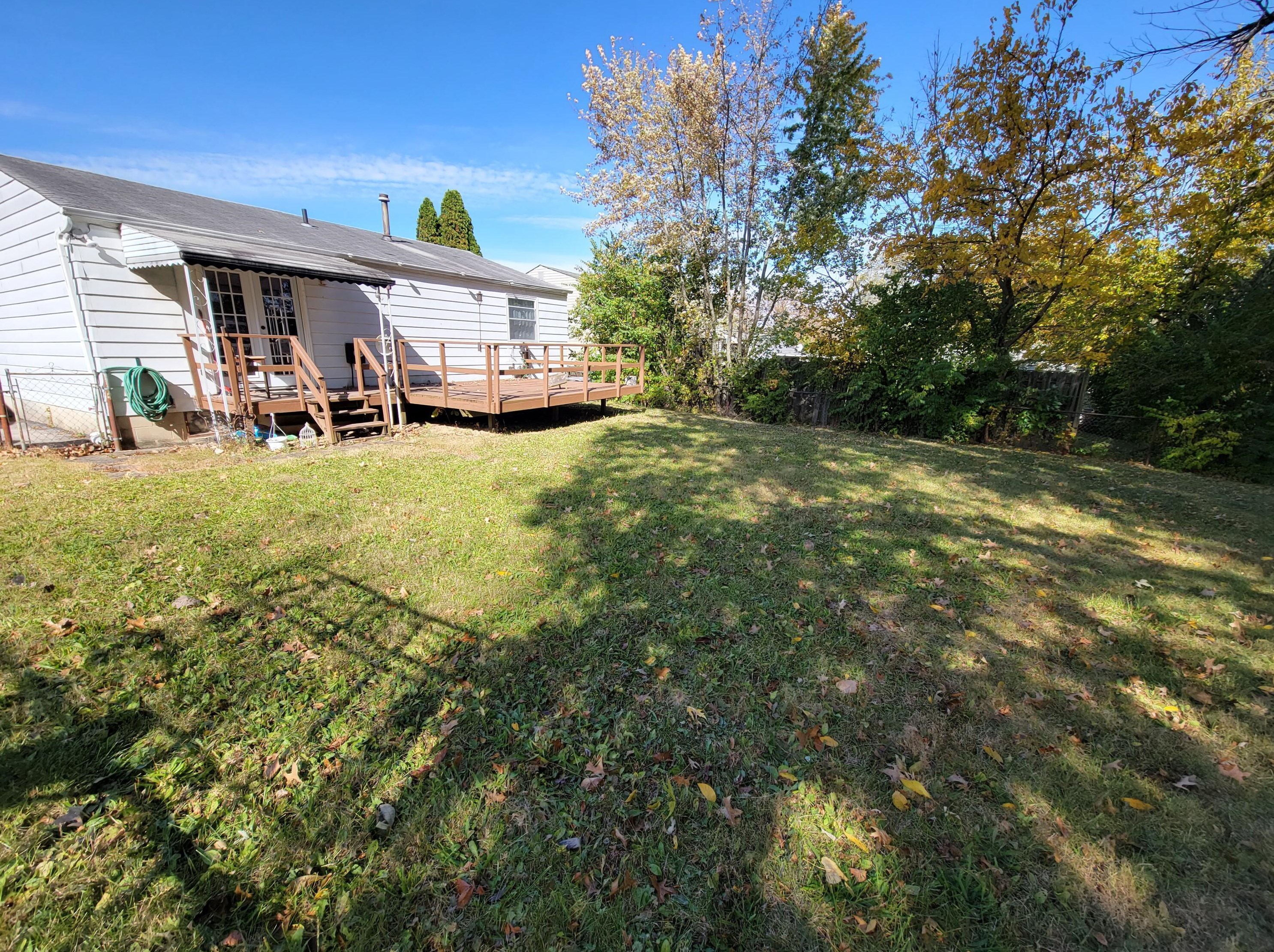 1722 Holw Run Dr, Columbus OH 43223-3412 exterior