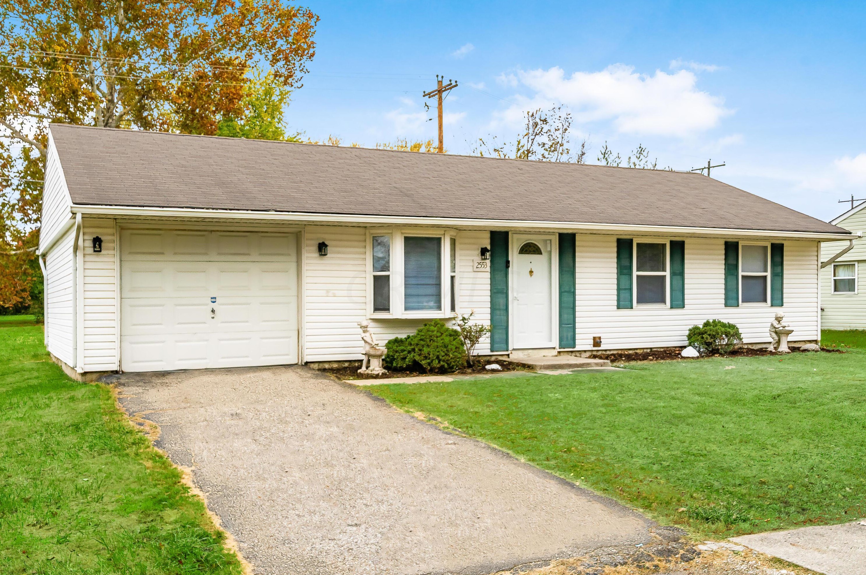 2553 Gatewood Rd, Columbus, OH 43219-3374