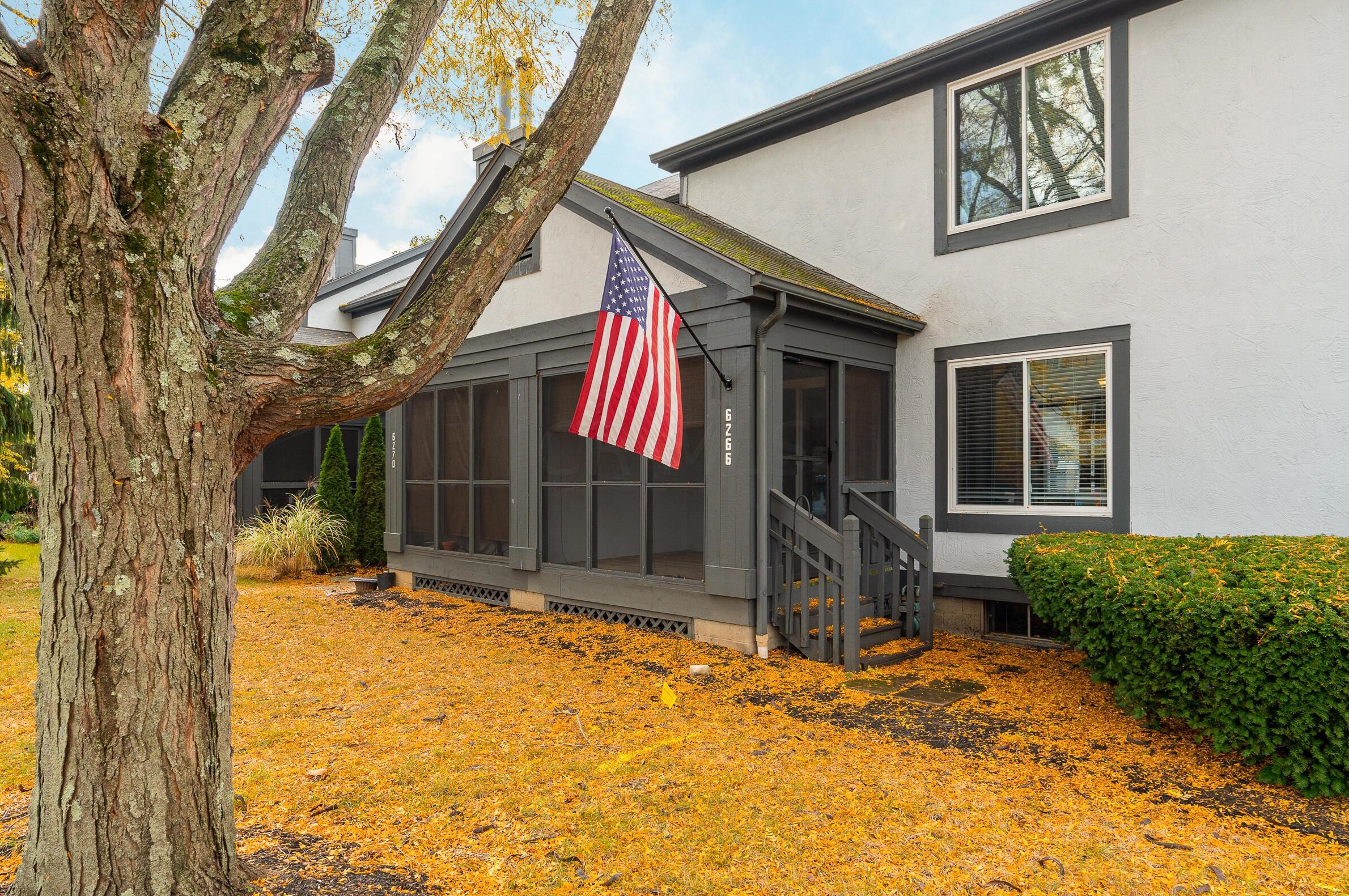 6266 Hyland Dr, Dublin, OH 43017-2819