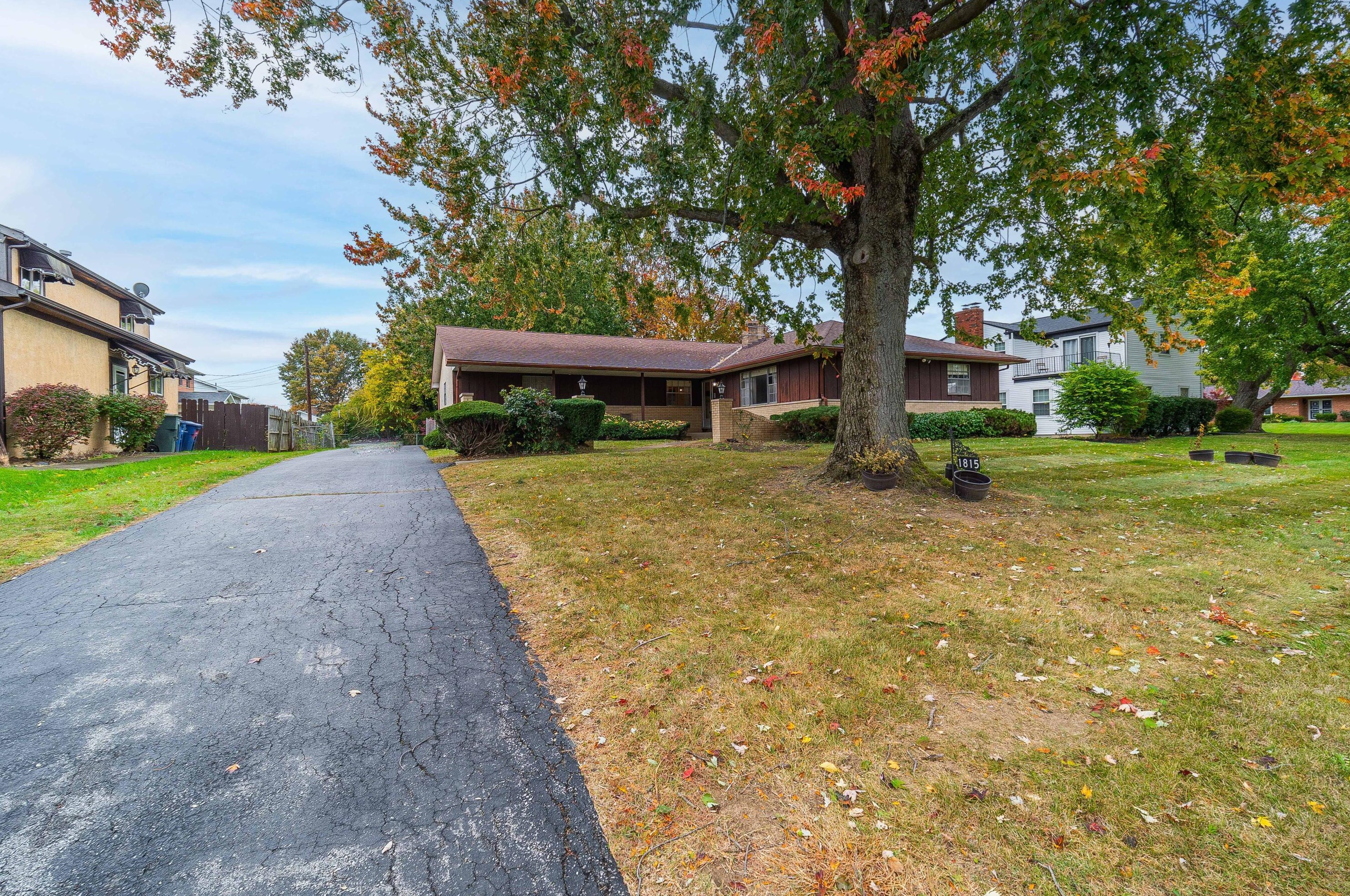 1815 Kenwick Rd, Columbus OH 43209-2573 exterior