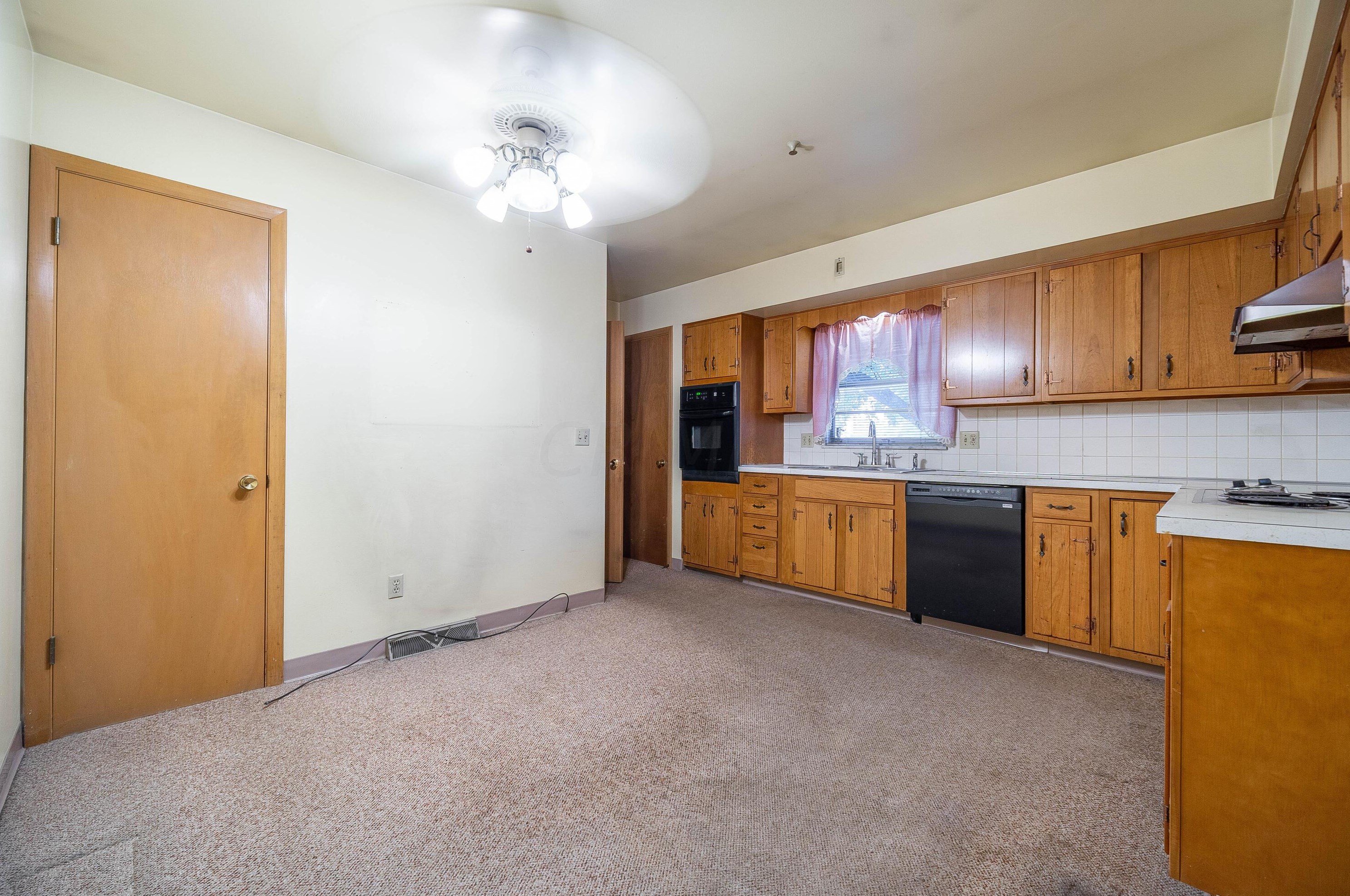 1815 Kenwick Rd, Columbus OH 43209-2573 exterior