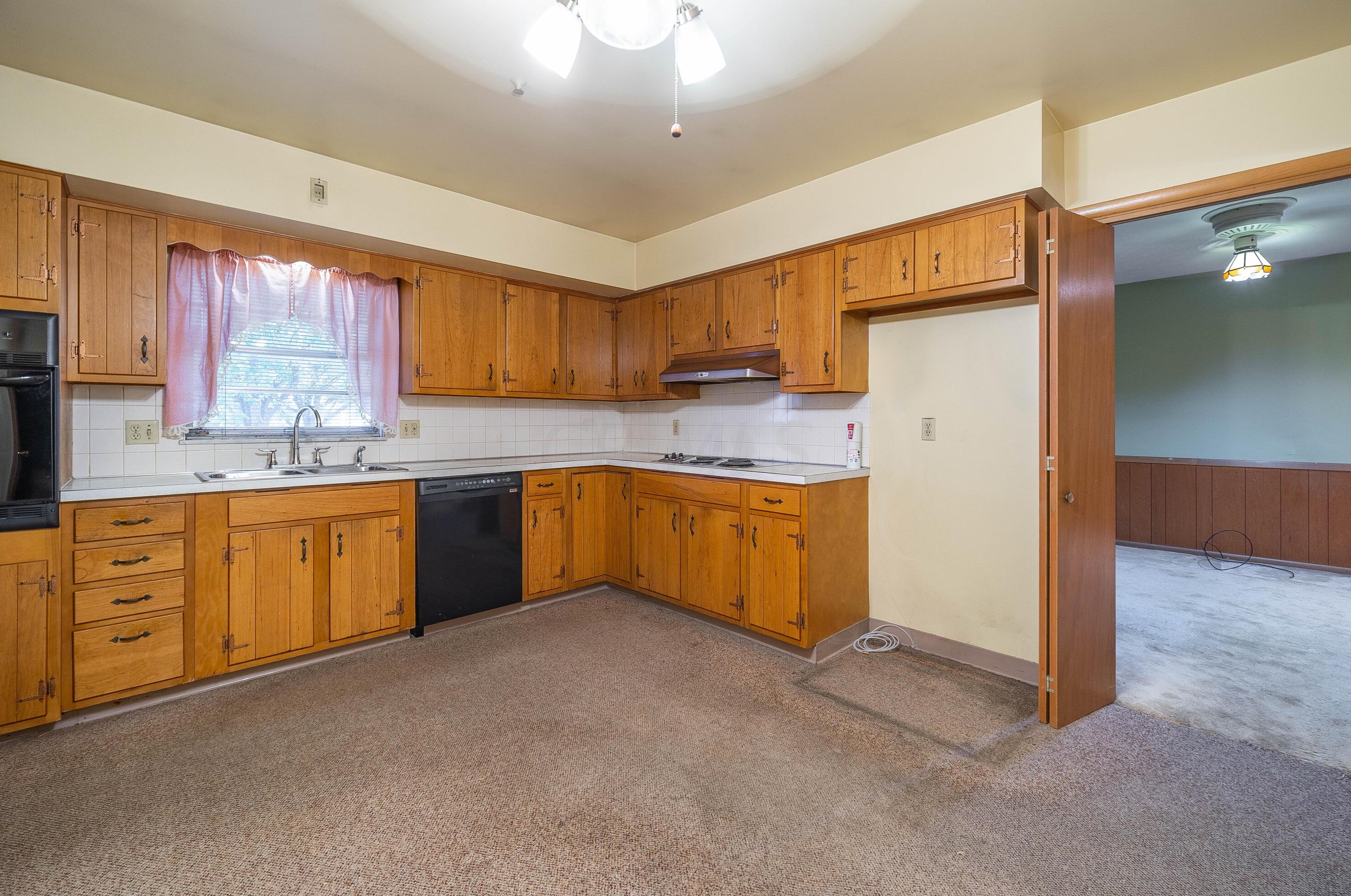 1815 Kenwick Rd, Columbus OH 43209-2573 exterior