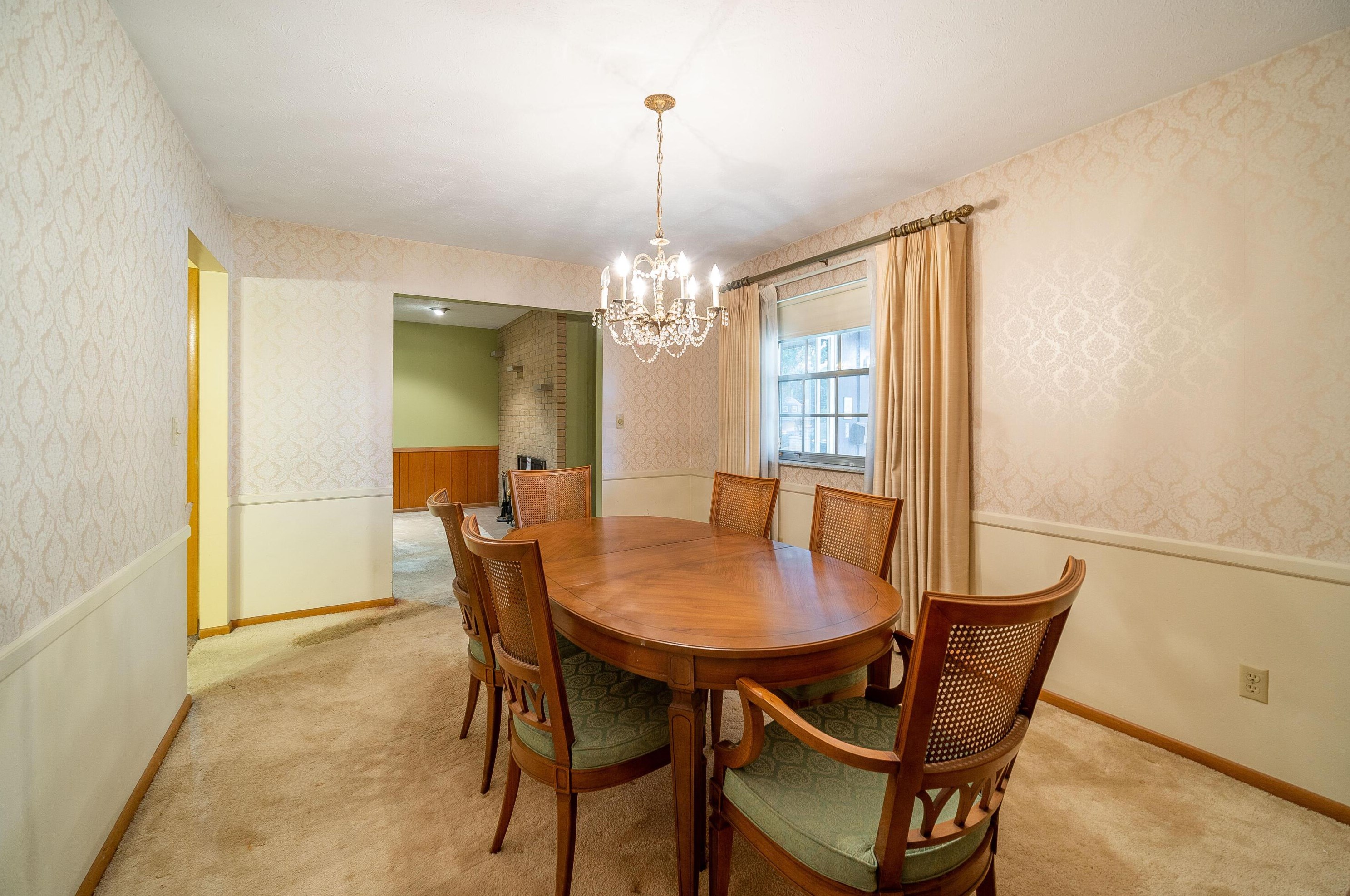 1815 Kenwick Rd, Columbus OH 43209-2573 exterior