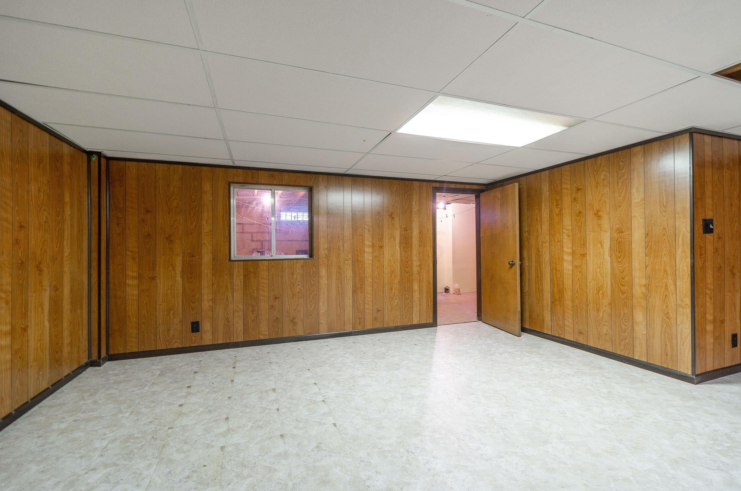 1815 Kenwick Rd, Columbus OH 43209-2573 exterior