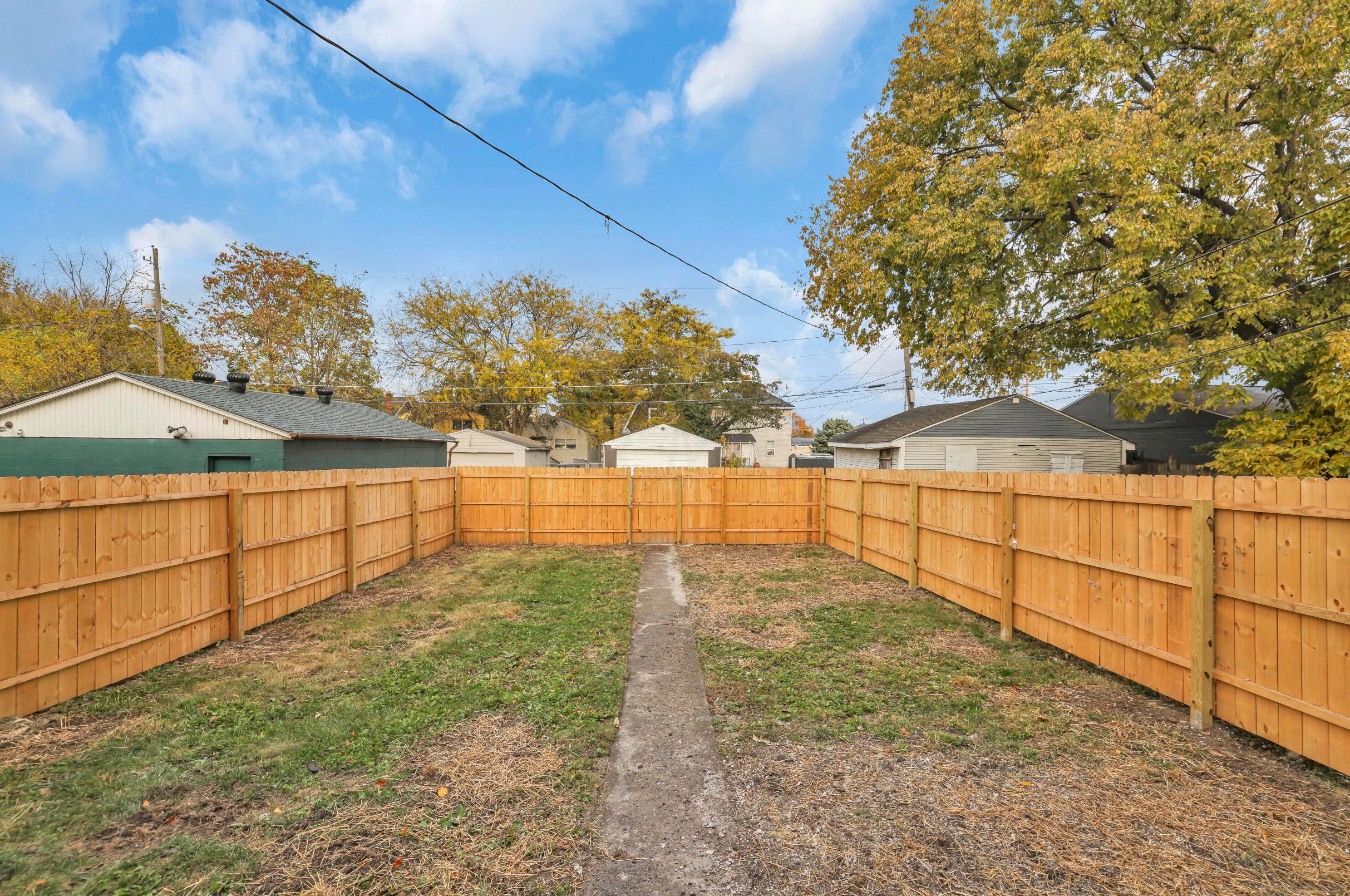 320 Central Ave, Columbus OH  43223-1353 exterior