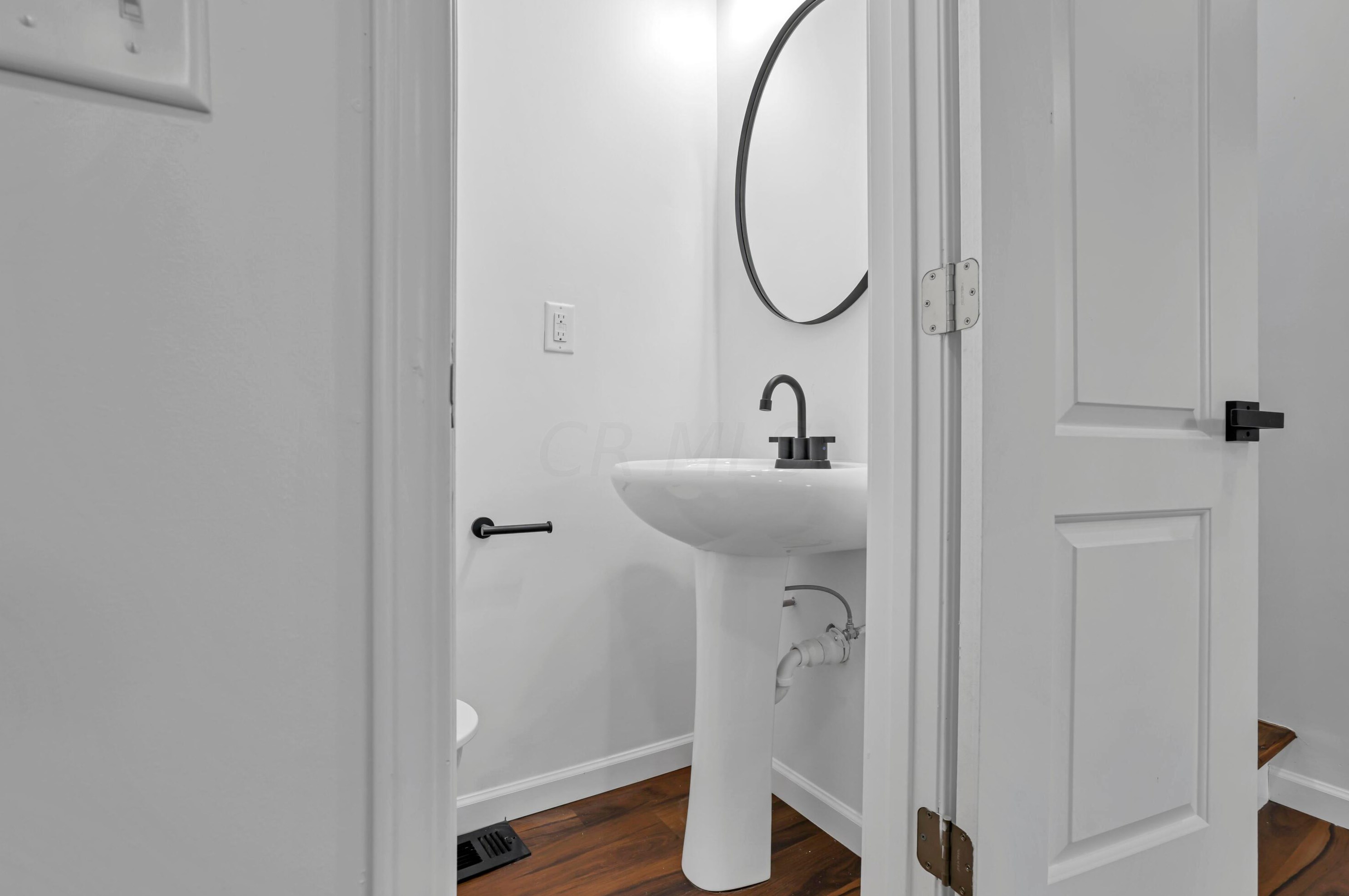 320 Central Ave, Columbus OH  43223-1353 exterior