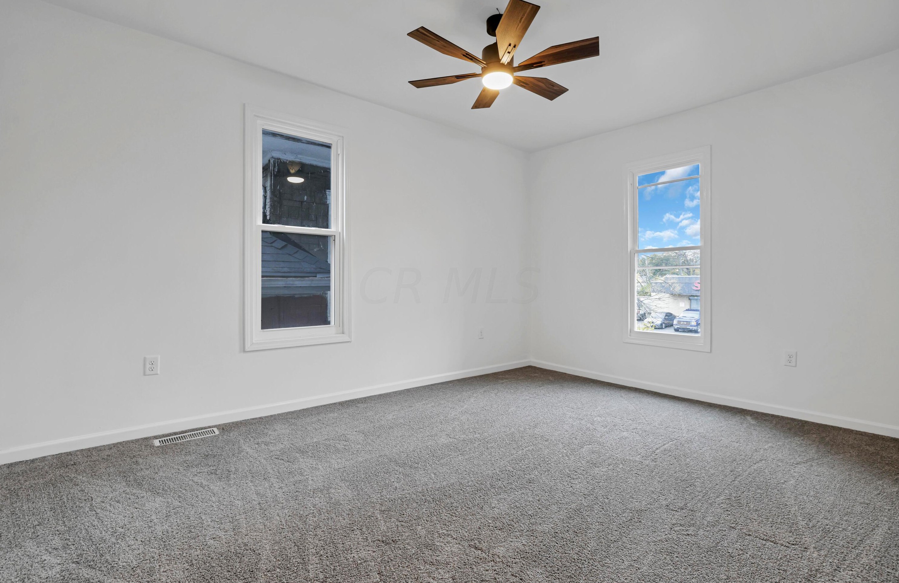 320 Central Ave, Columbus OH  43223-1353 exterior