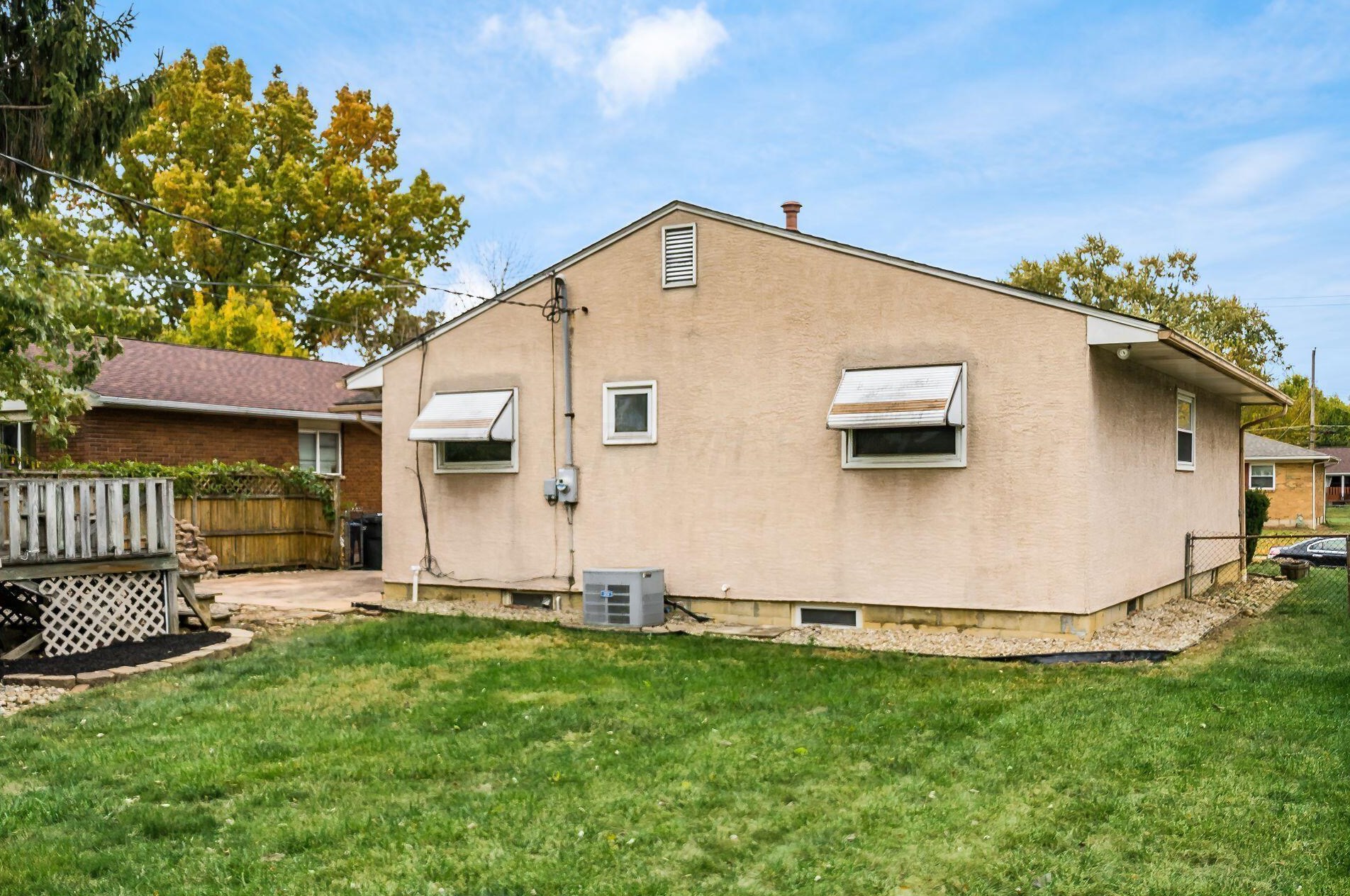 1827 Stetson Rd, Columbus OH 43232-2836 exterior