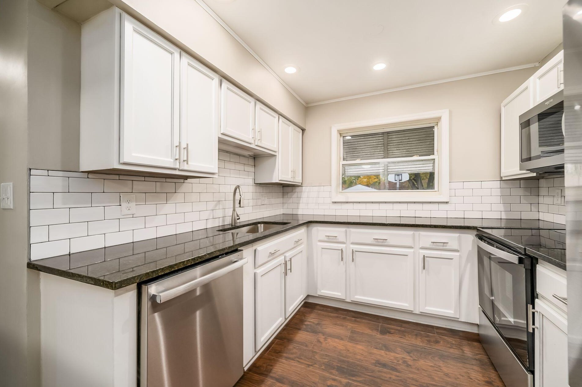 1827 Stetson Rd, Columbus OH 43232-2836 exterior