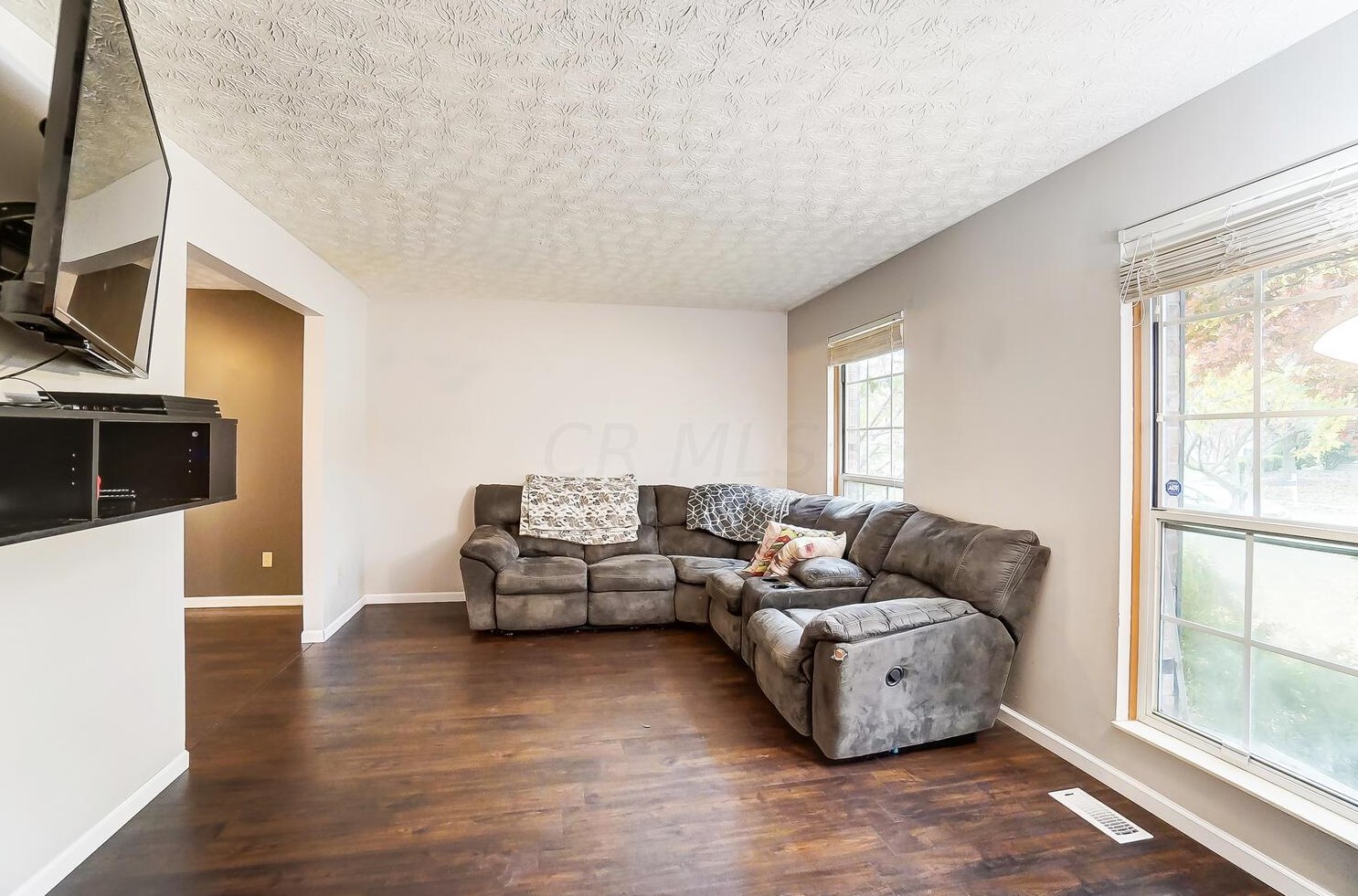 299 Willowdown Ct, Columbus, OH 43235-7027