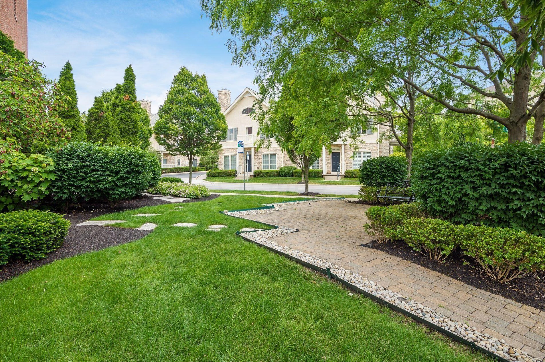 3175 Tremont Rd, Columbus OH 43221-2036 exterior