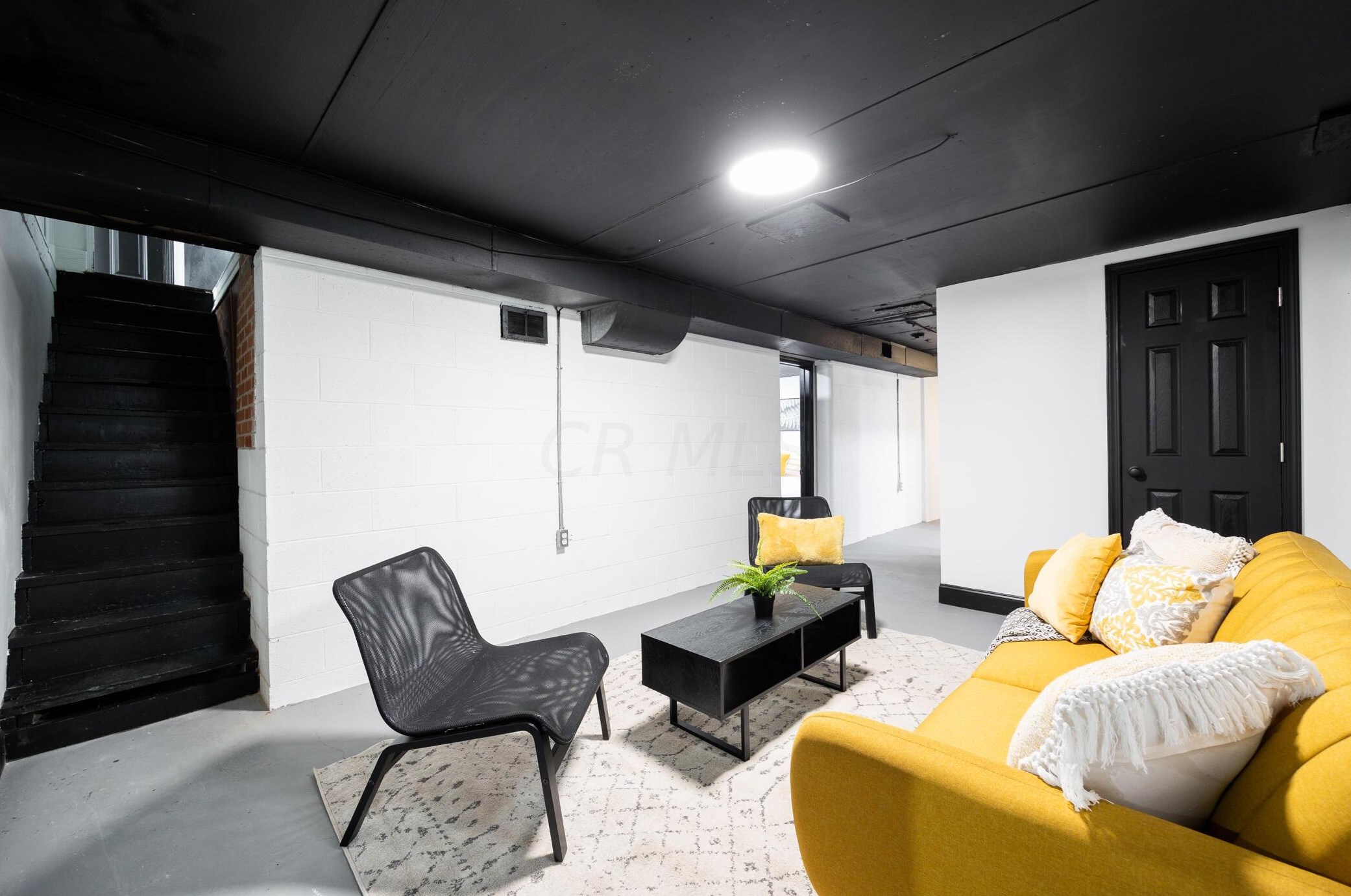 924 James Rd, Columbus OH  43227-1070 exterior