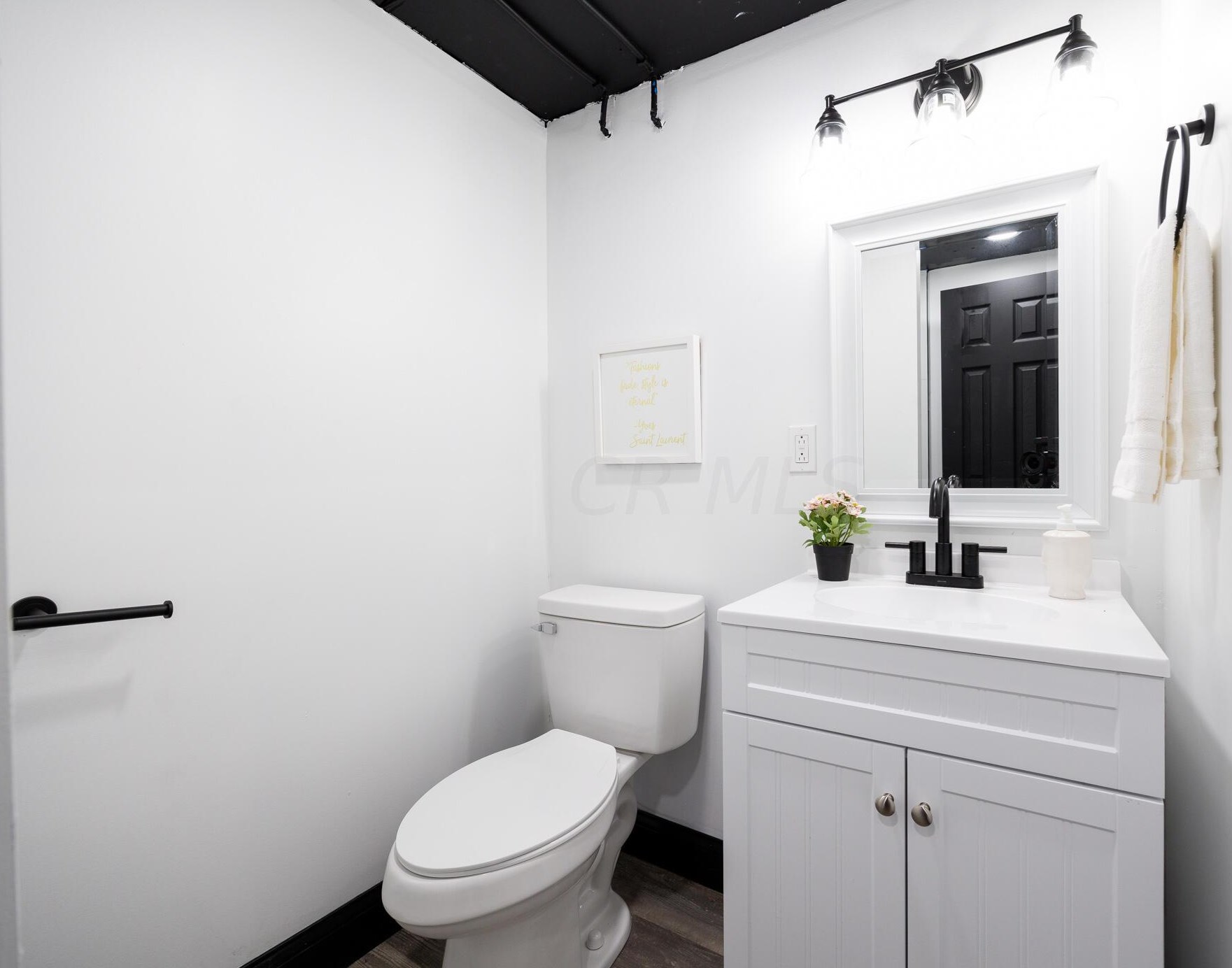 924 James Rd, Columbus OH  43227-1070 exterior