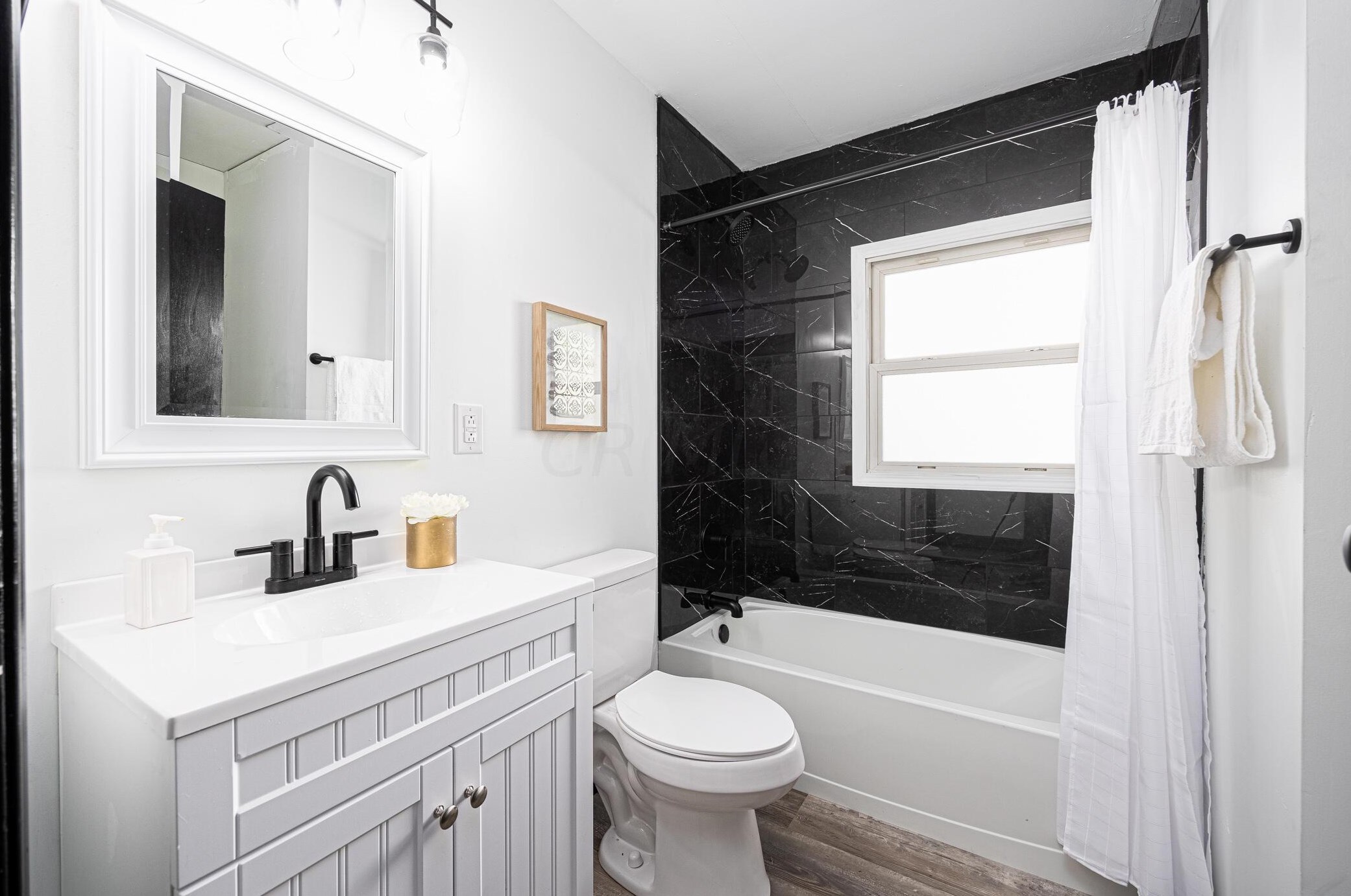 924 James Rd, Columbus OH  43227-1070 exterior