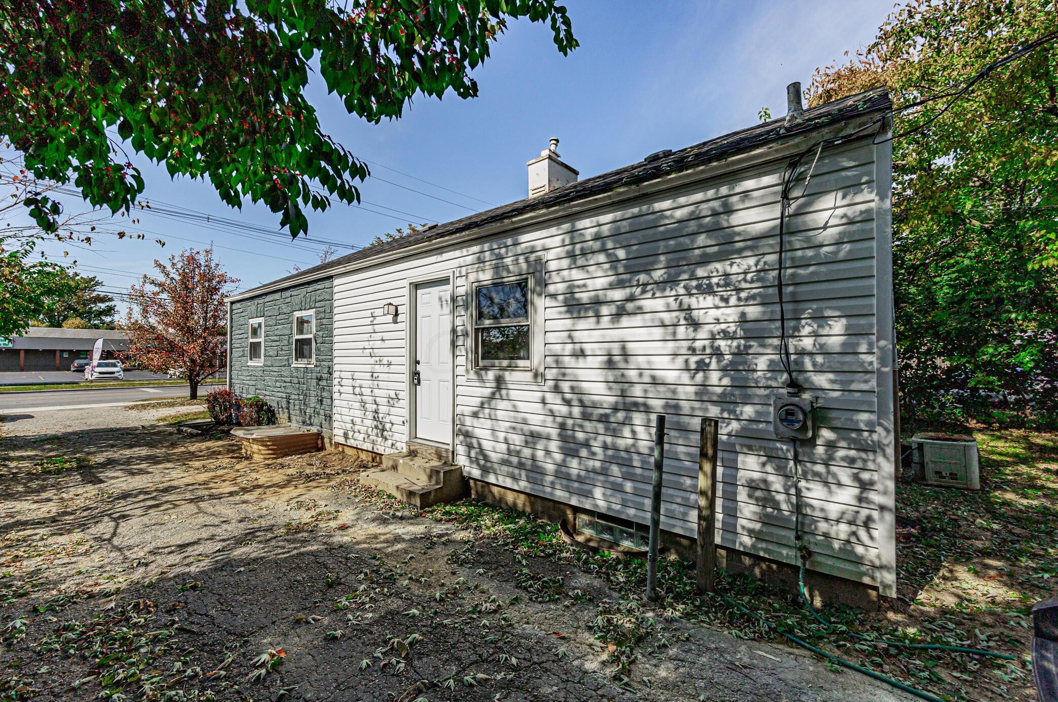 924 James Rd, Columbus OH  43227-1070 exterior