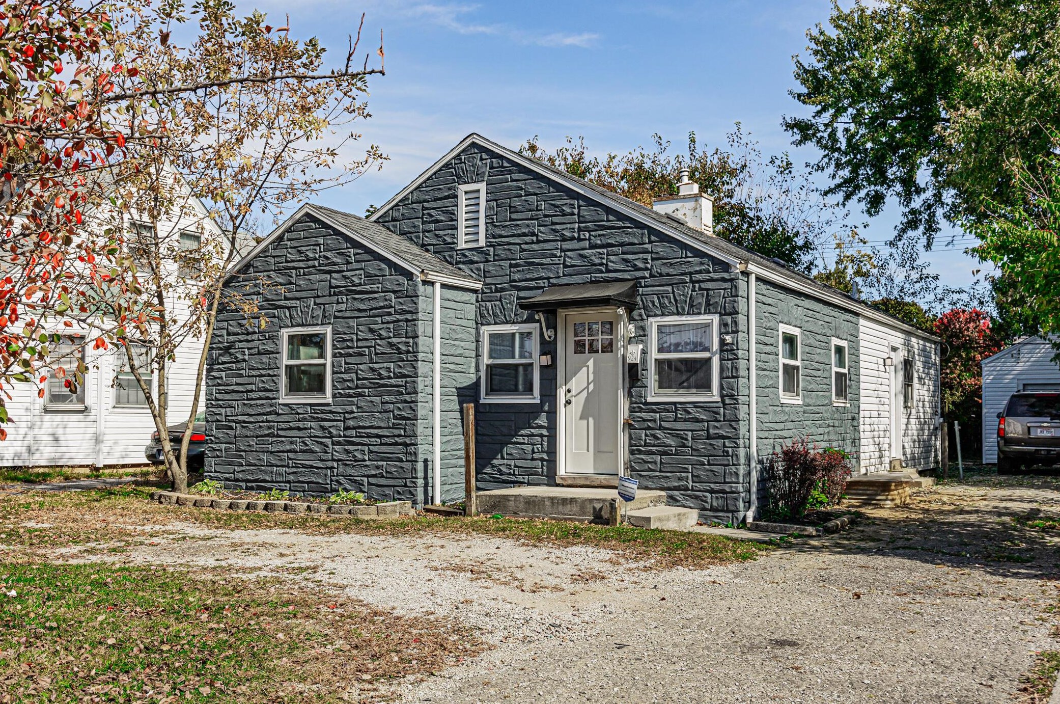 924 James Rd, Columbus OH  43227-1070 exterior